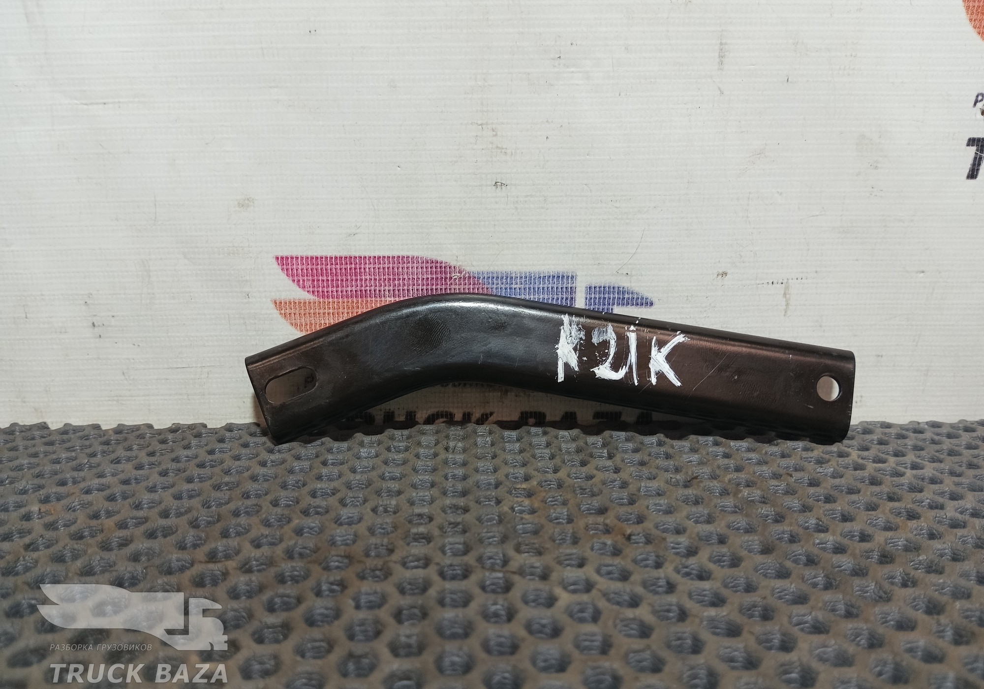 9406890642 Кронштейн приборной рамки для Mercedes-Benz Axor II (с 2004 по 2010)