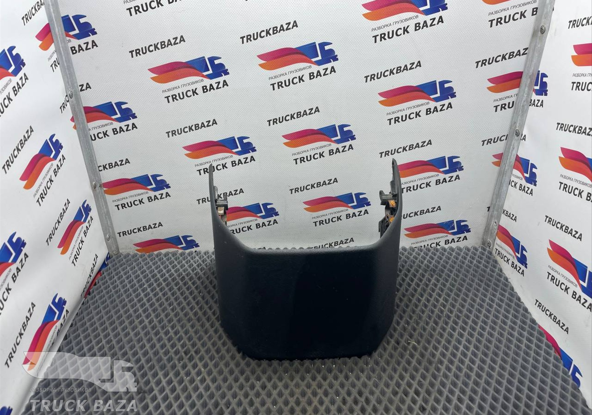 9604600395 Кожух рулевой колонки для Mercedes-Benz Actros New Actros MP4 (с 2011)