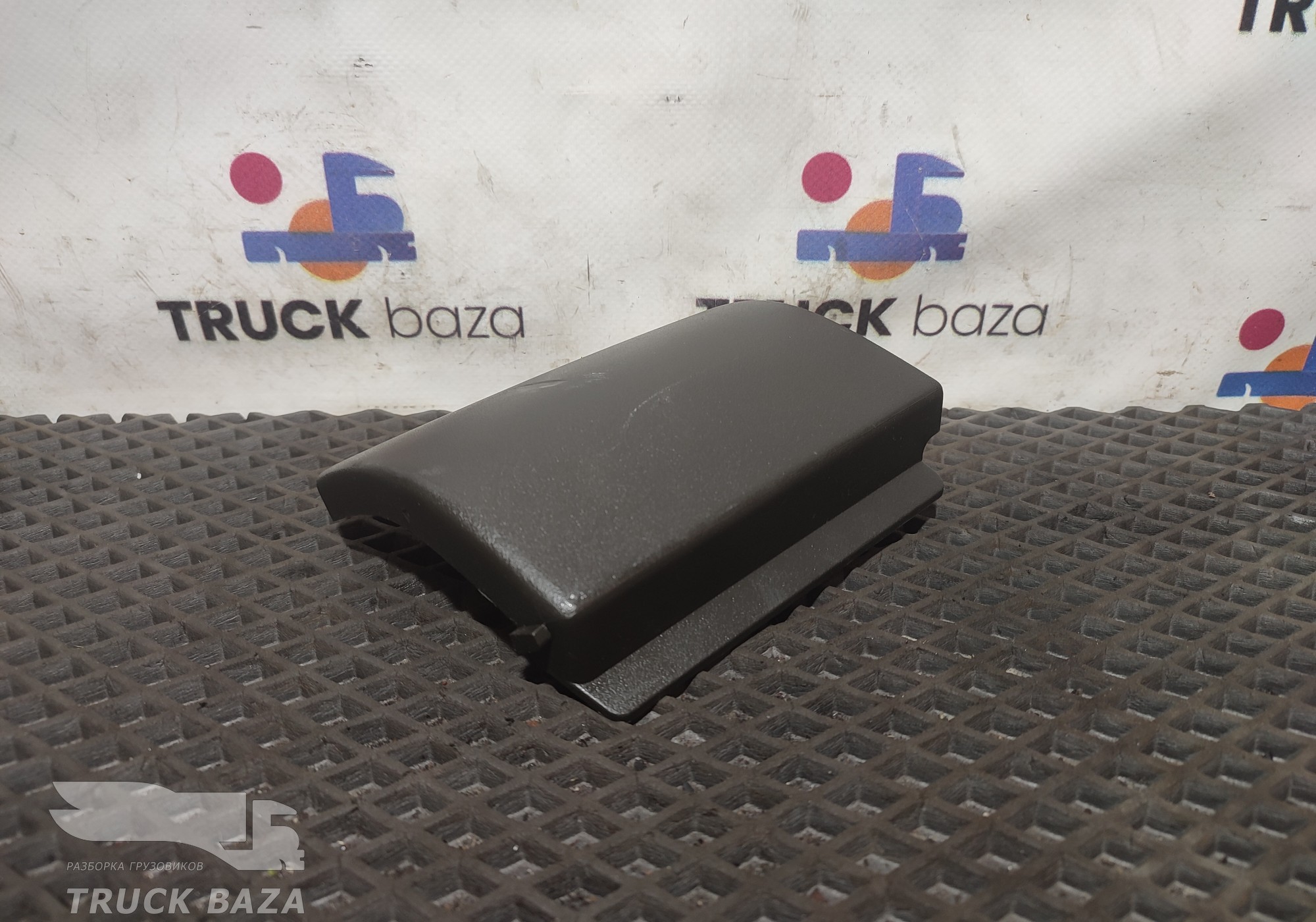 82293956 Накладка бардачка для Volvo FH 4 (с 2012)