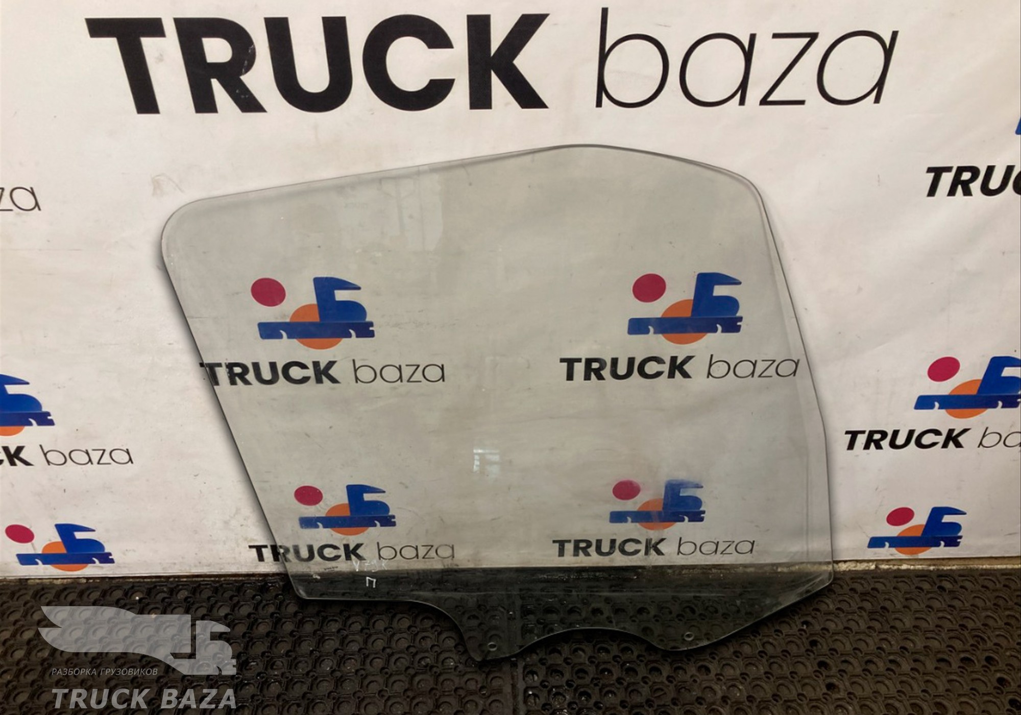 84043056 Стекло двери правое для Volvo FH 4 (с 2012)