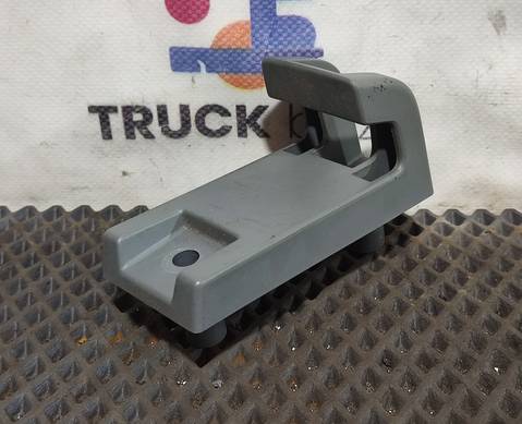 82291102 Крючок для одежды для Renault T (с 2013)