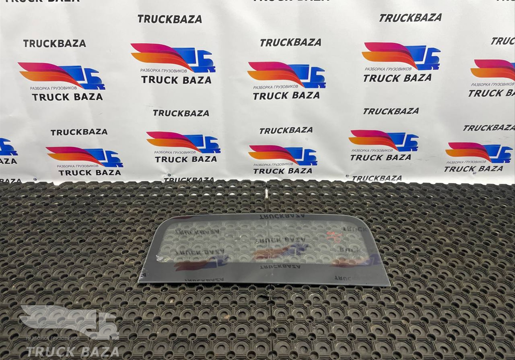 81625500009 Стекло боковое левое для Man TGX II (с 2012)