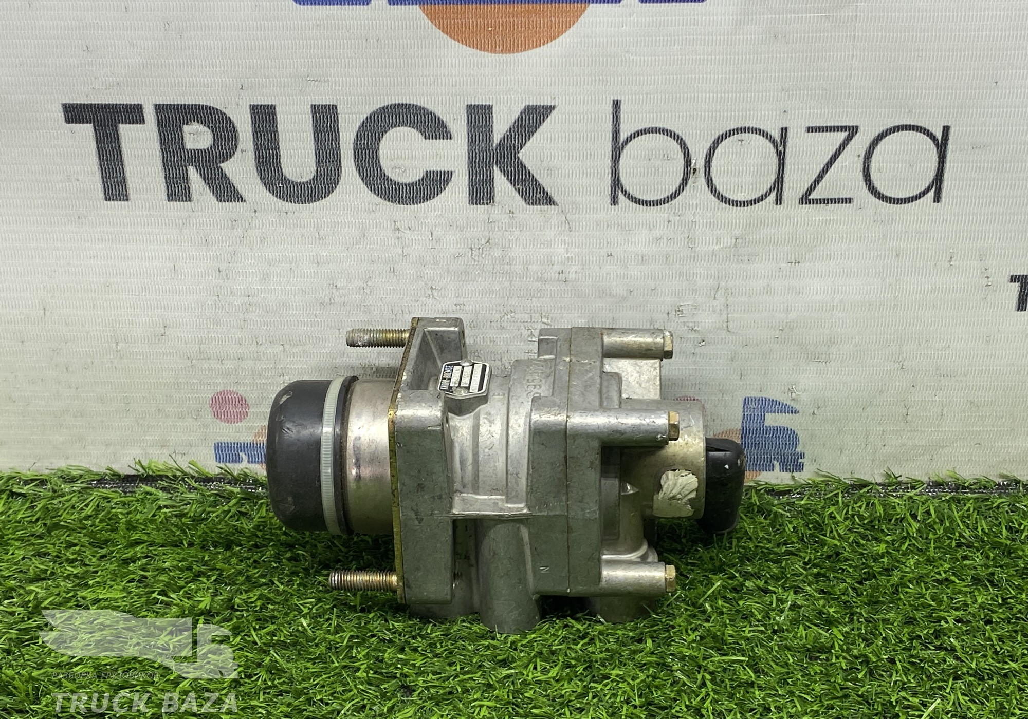 MB4811 Кран тормозной главный