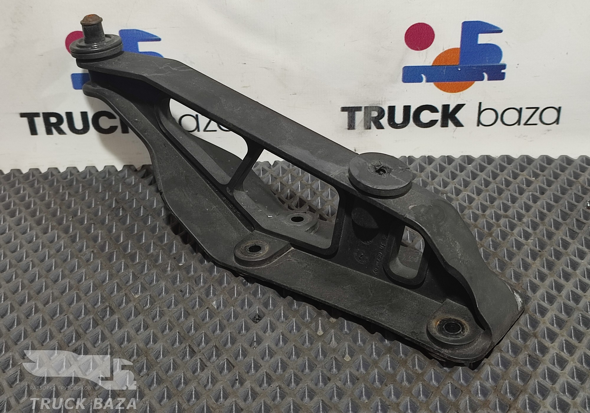 9438111414 Кронштейн козырька солнцезащитного