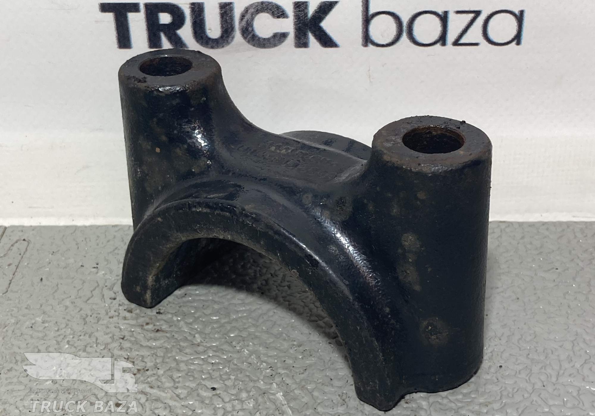 81437103044 Скоба кронштейна переднего стабилизатора для Man TGX TG3 (с 2020)