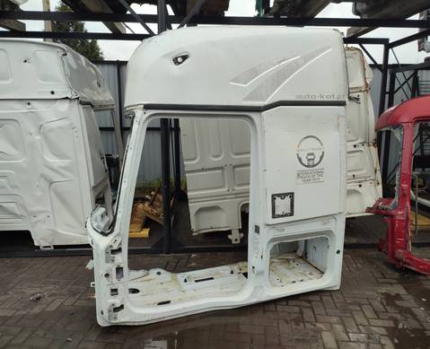 Боковина кабины левая для Renault T (с 2013)