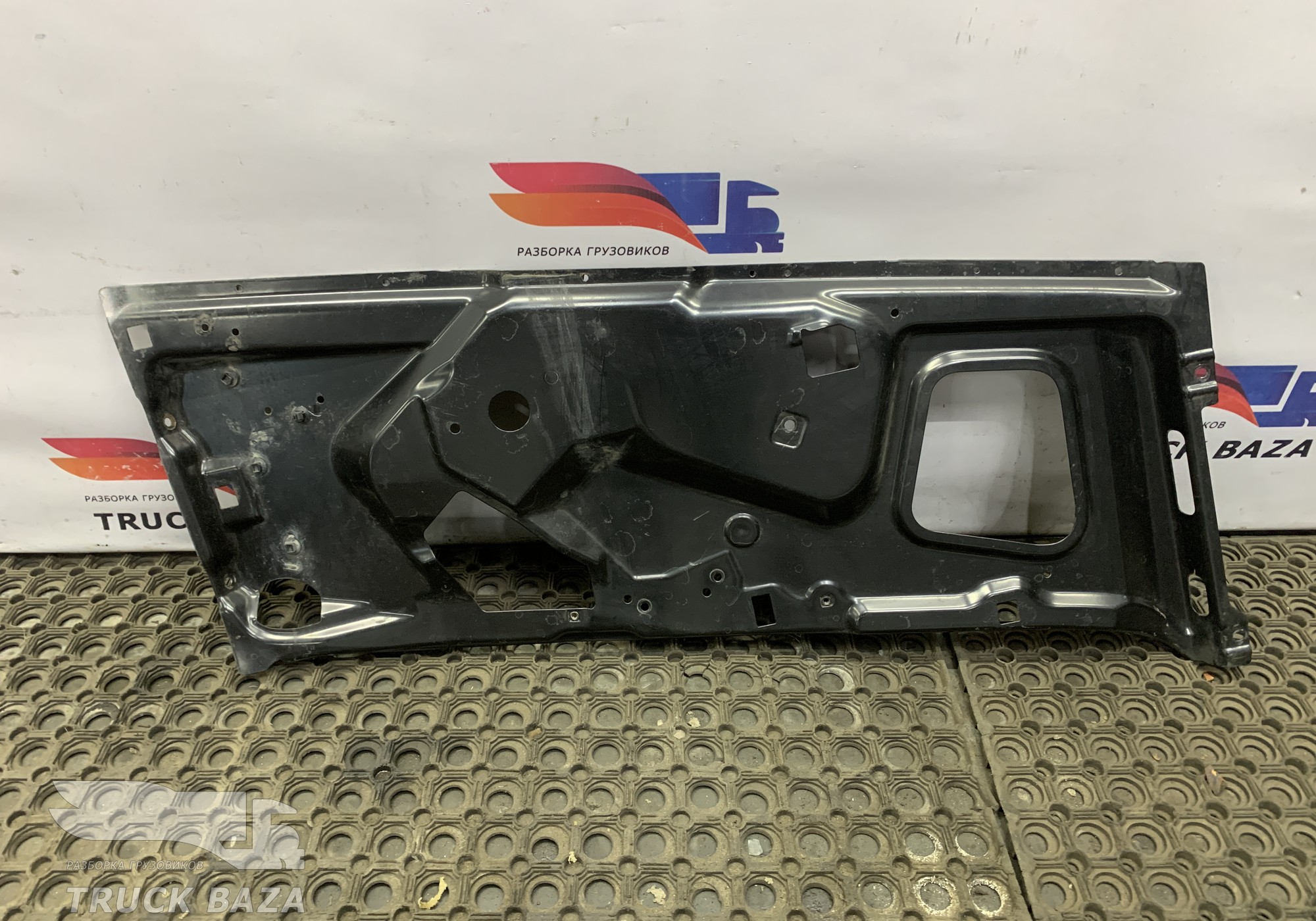 A9737201714 Кронштейн стеклоподъемника левый