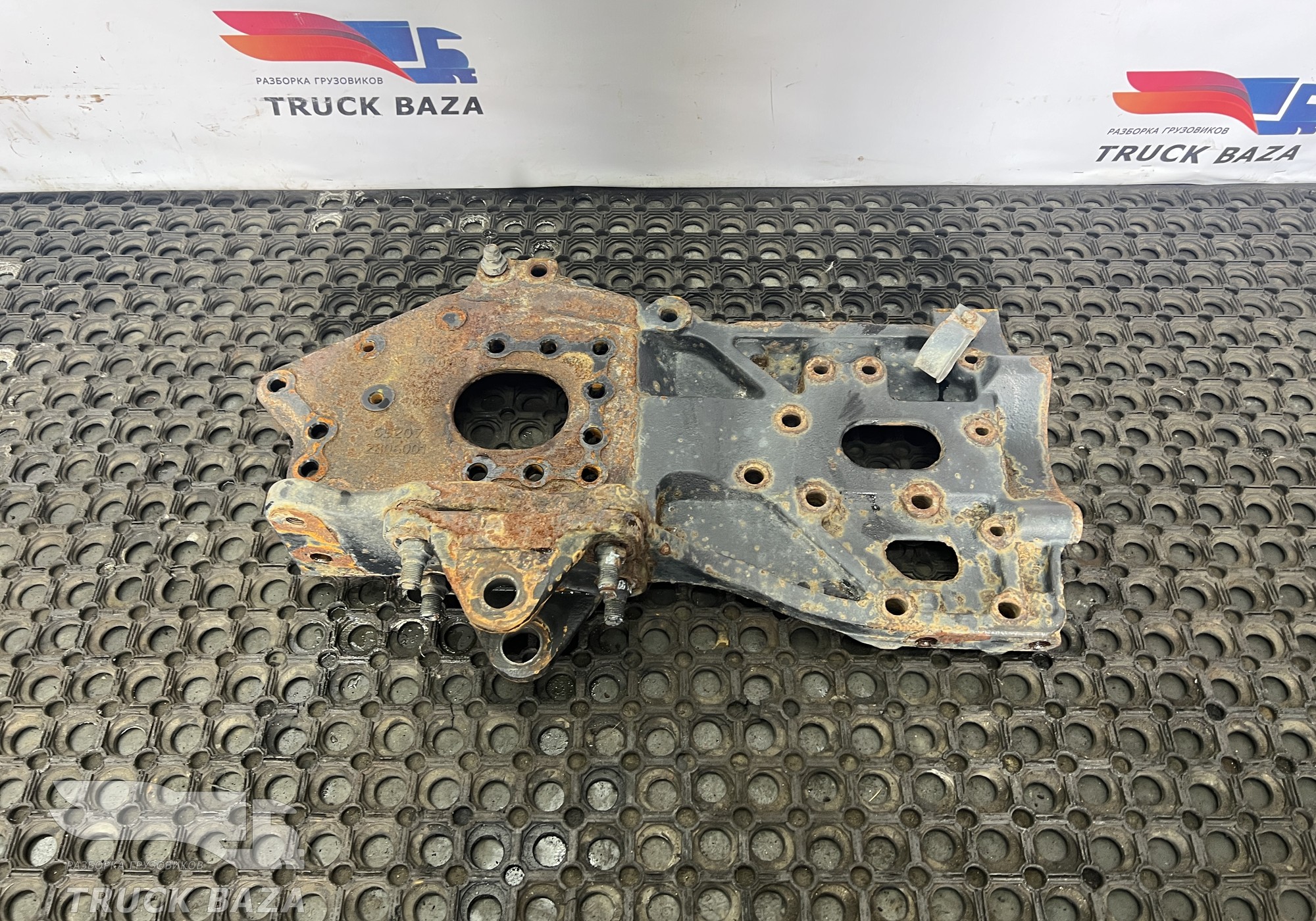 652072806001 Кронштейн рессоры передней левый для КАМАЗ 5490 (с 2013)