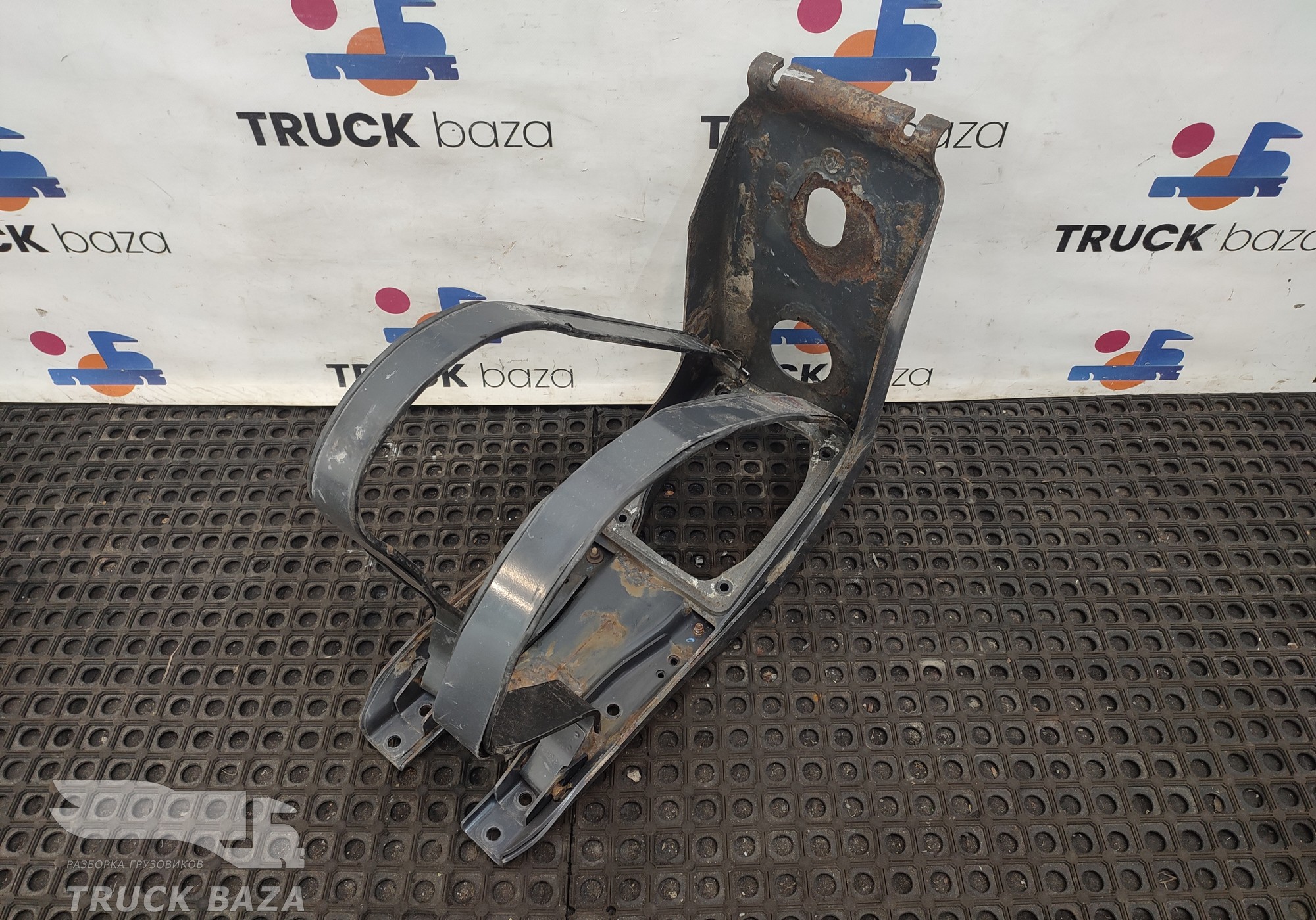 2119155 Кронштейн бака AdBlue