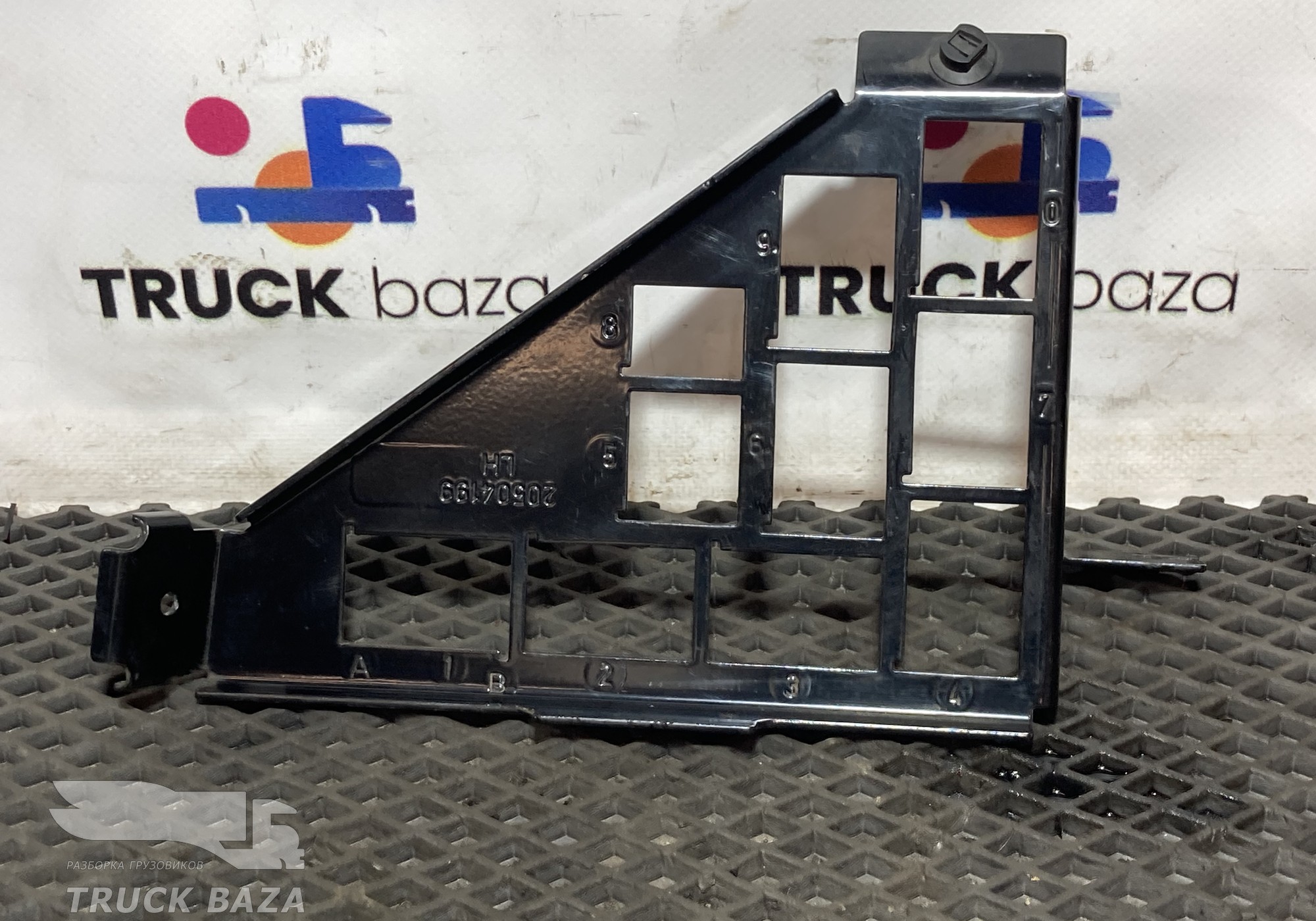20504199 Кронштейн проводки левый для Volvo FH 3 (с 2008 по 2012)