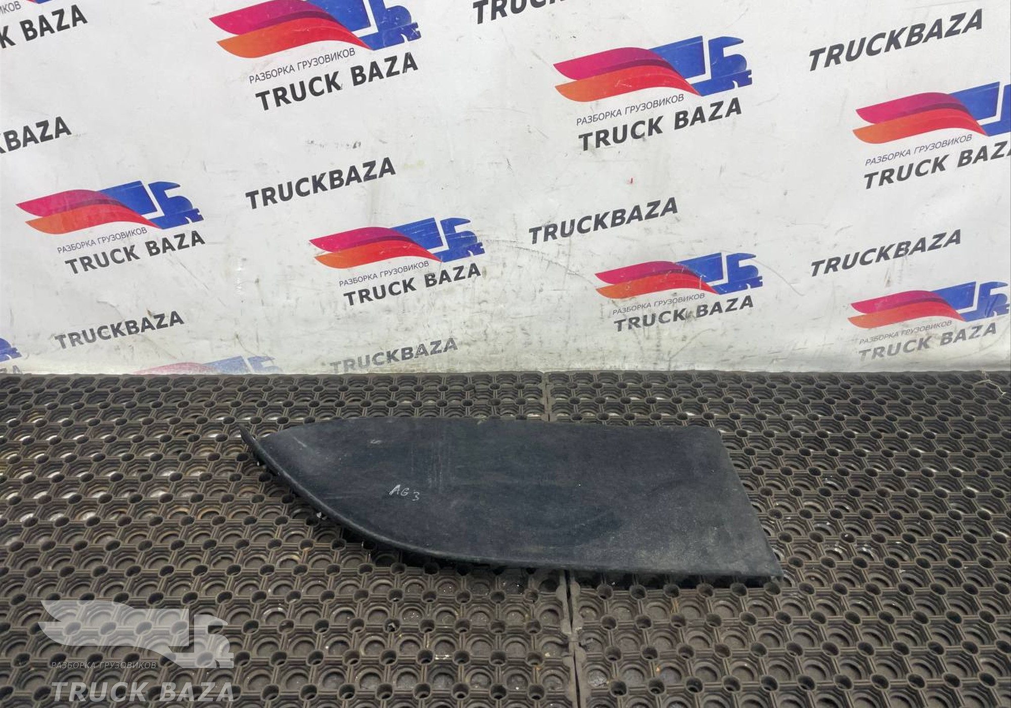 9437200770 Накладка обшивки двери левой для Mercedes-Benz Actros MP3 (с 2008)