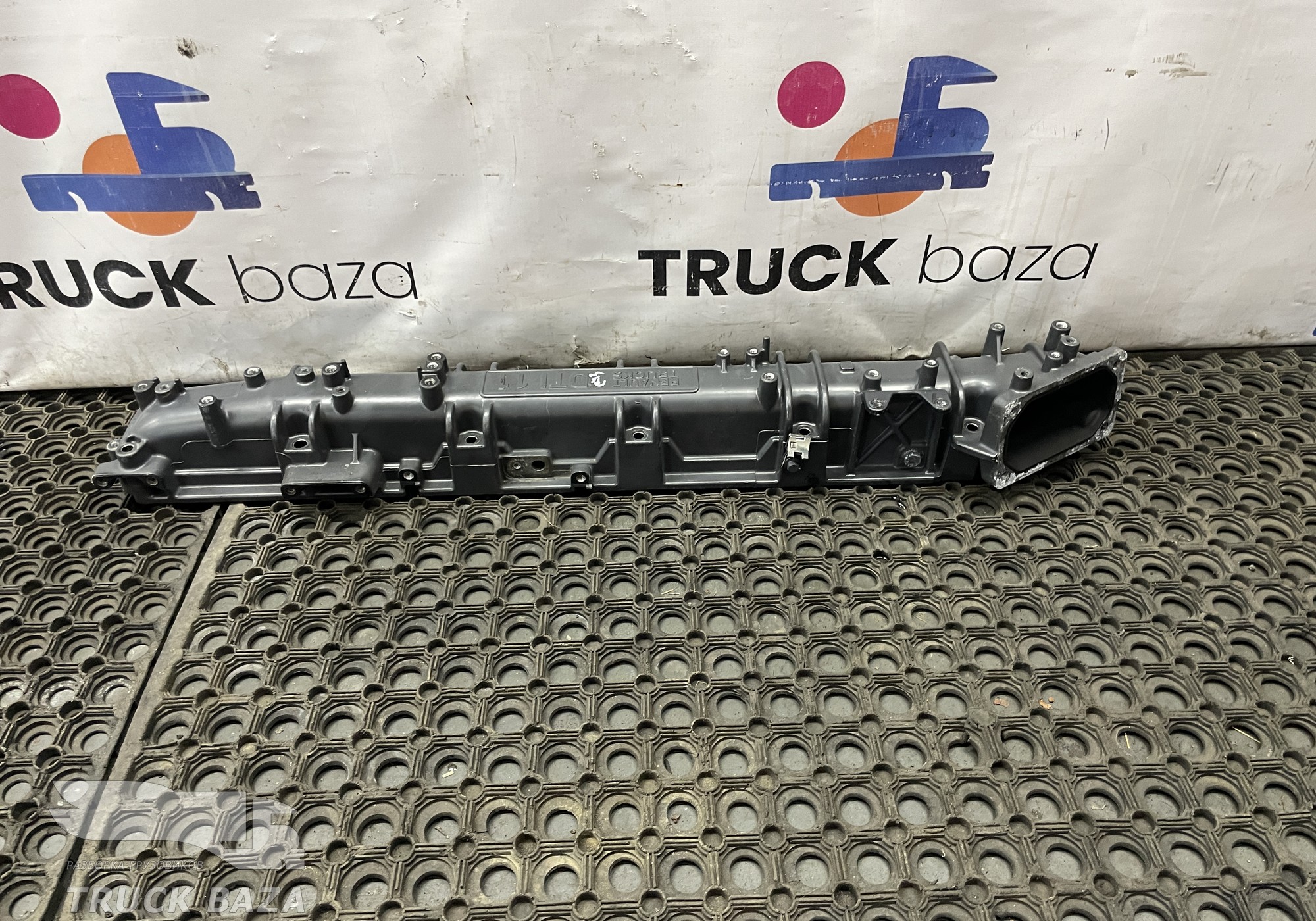 7421647365 Коллектор впускной для Volvo