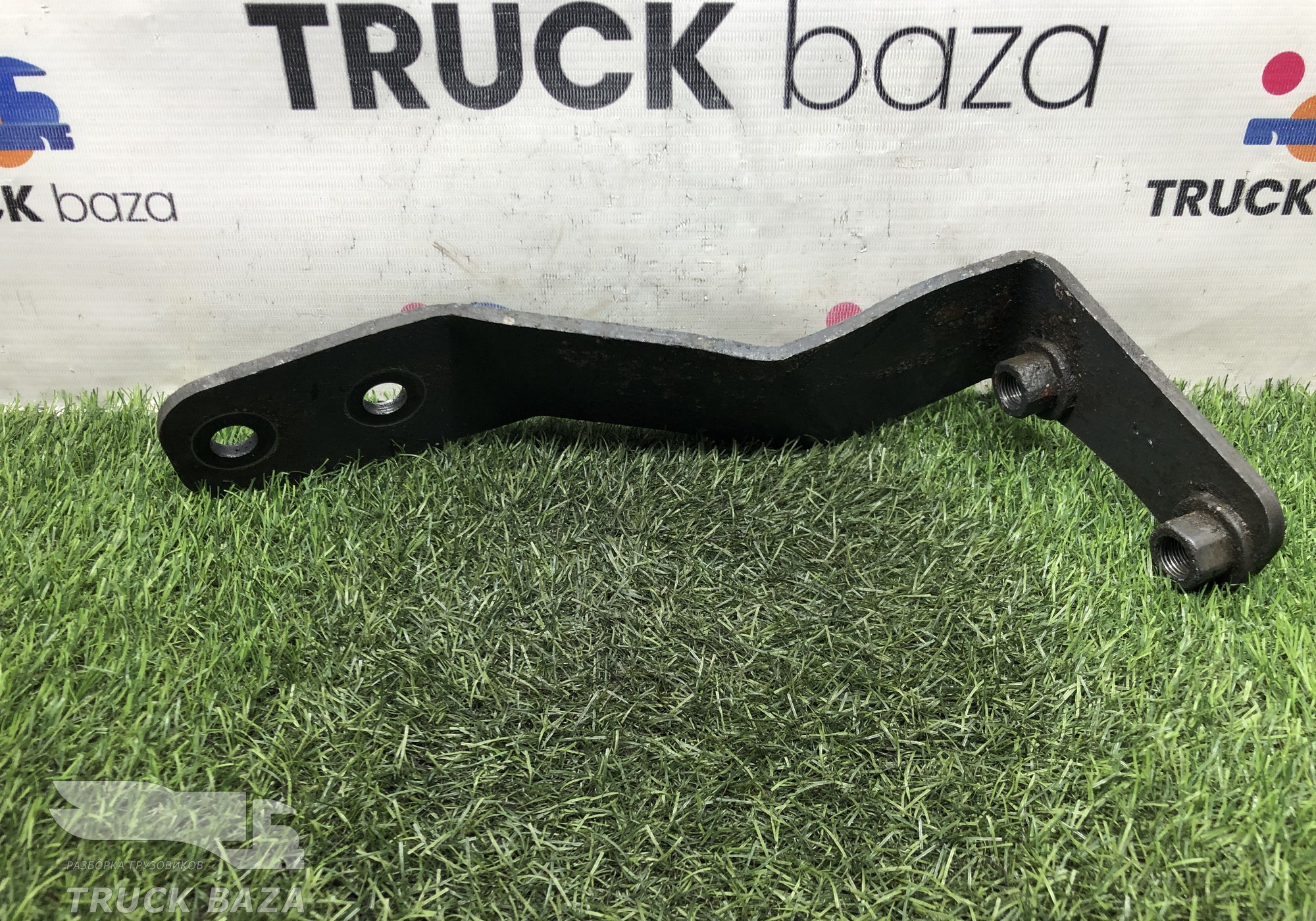 9303100669 Кронштейн торсиона левый