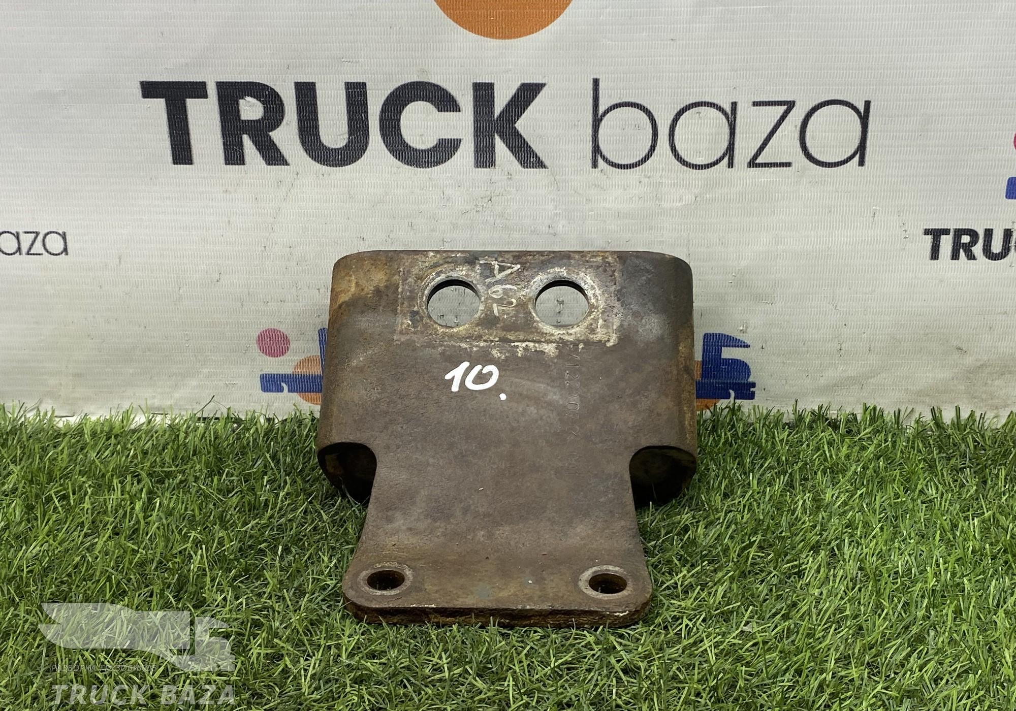 5412230704001 Кронштейн двигателя