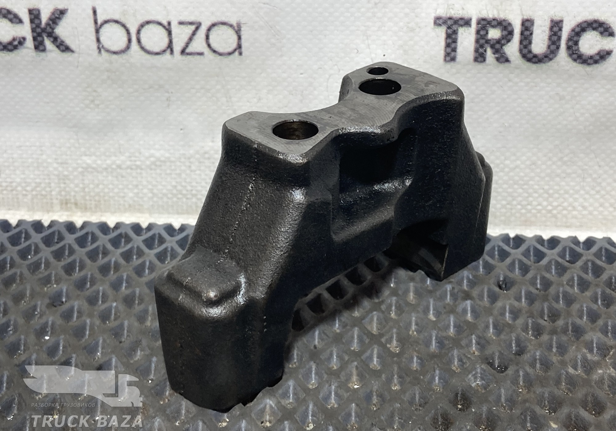 1487541 Кронштейн вала коромысел