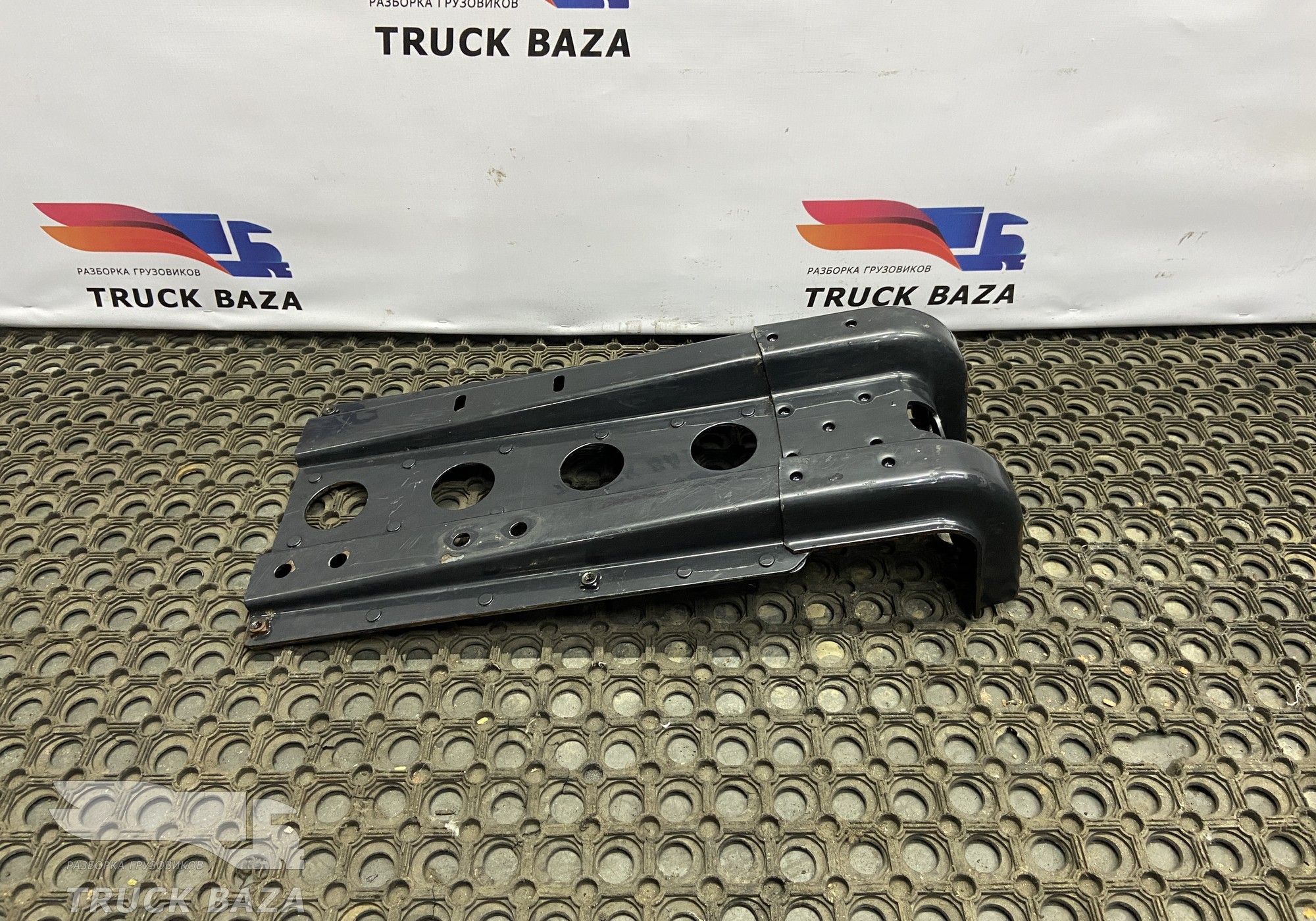 81612435430 Кронштейн крыла переднего для Man TGX