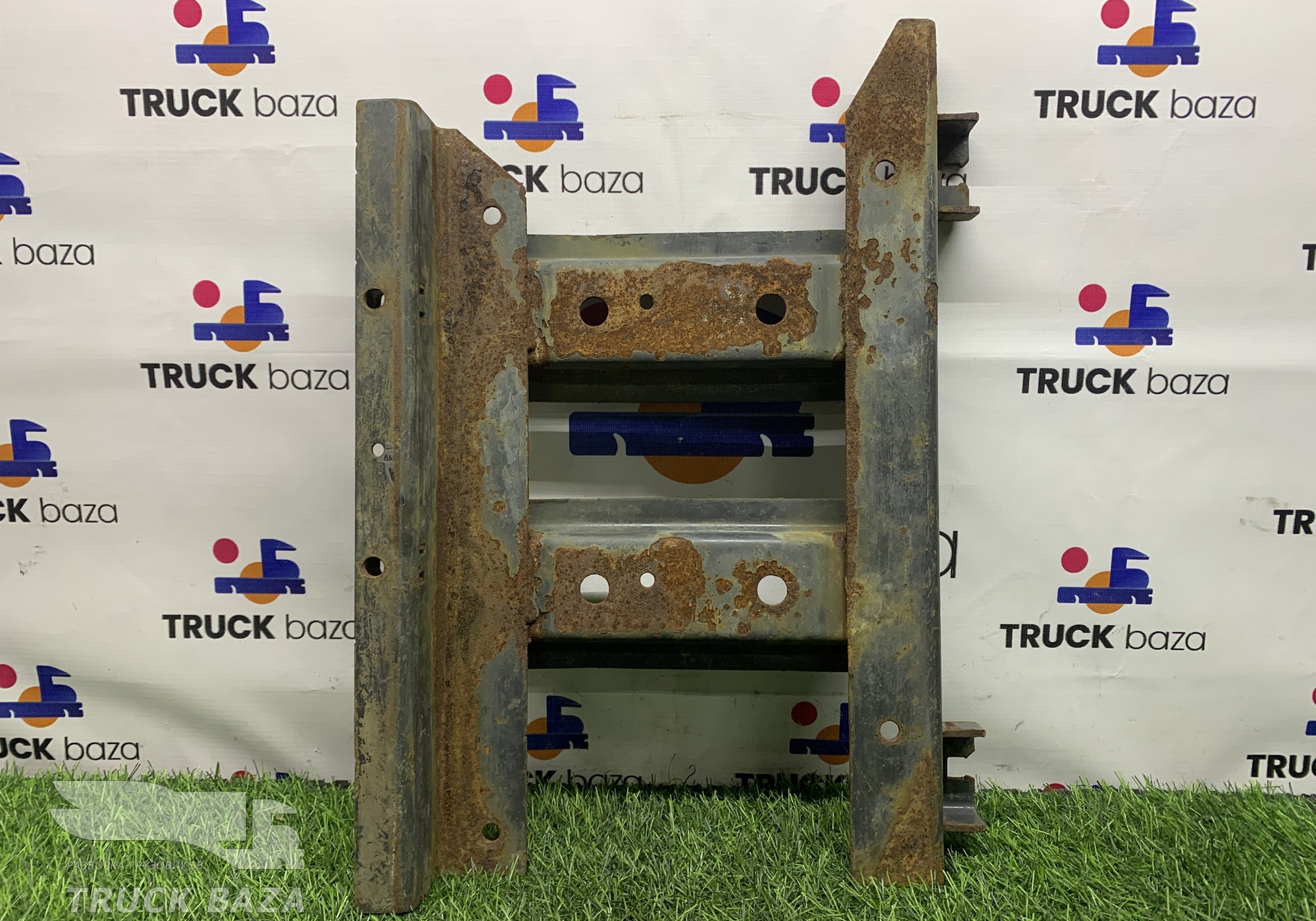 21383958 Кронштейн ящика АКБ