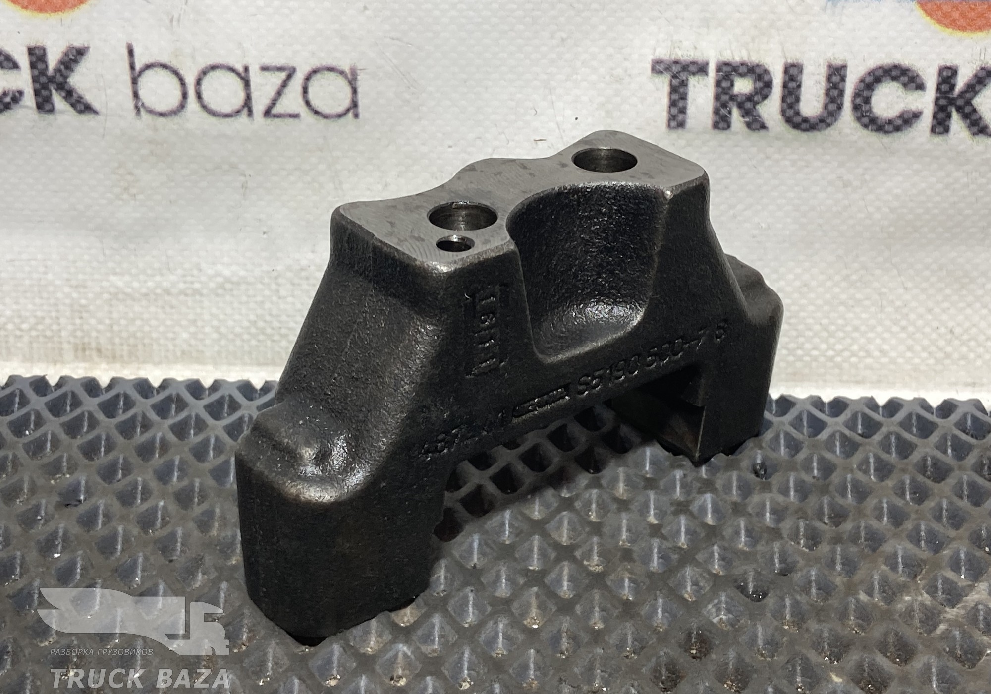 1487541 Кронштейн вала коромысел