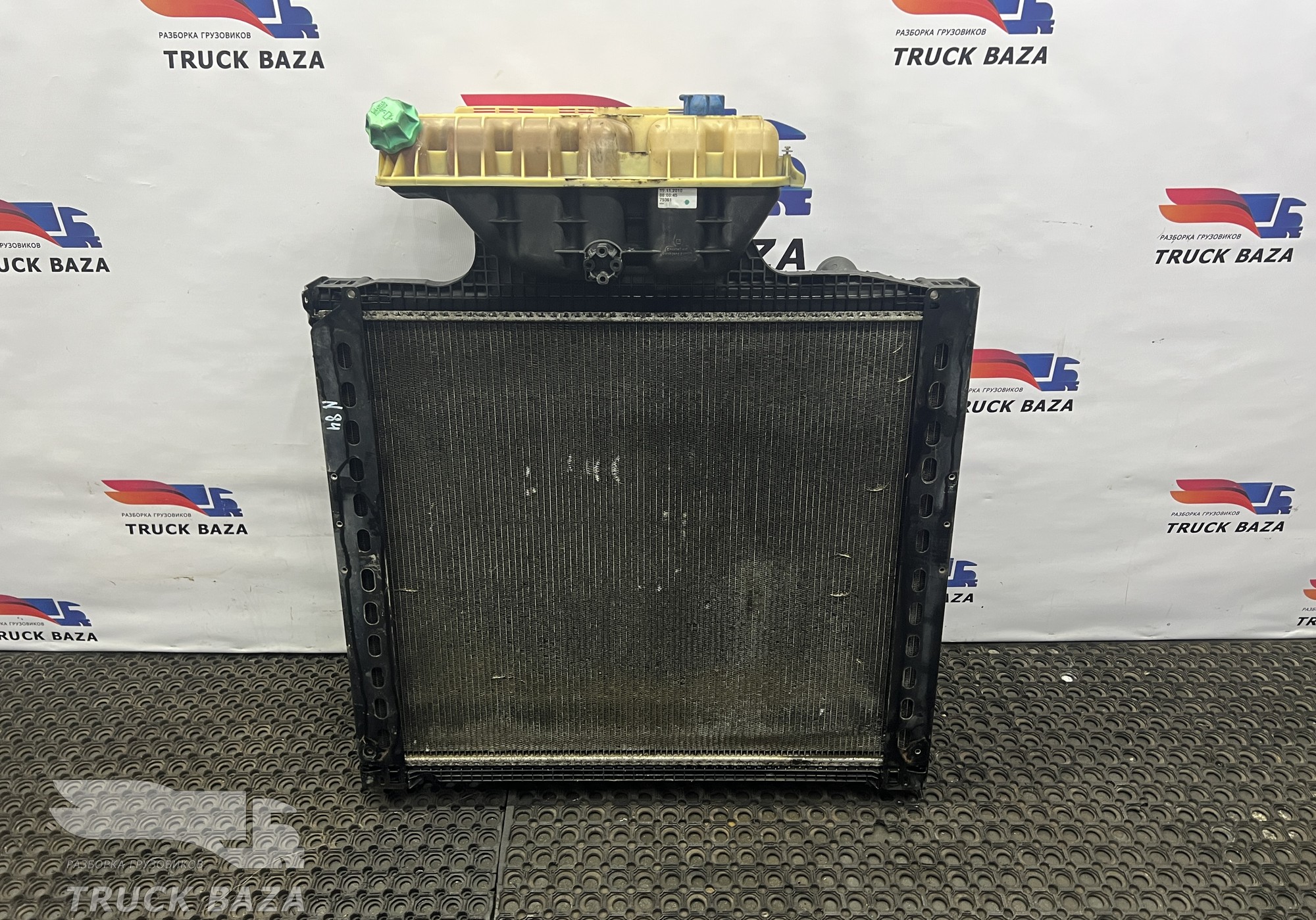 81061016518 Радиатор охлаждения основной