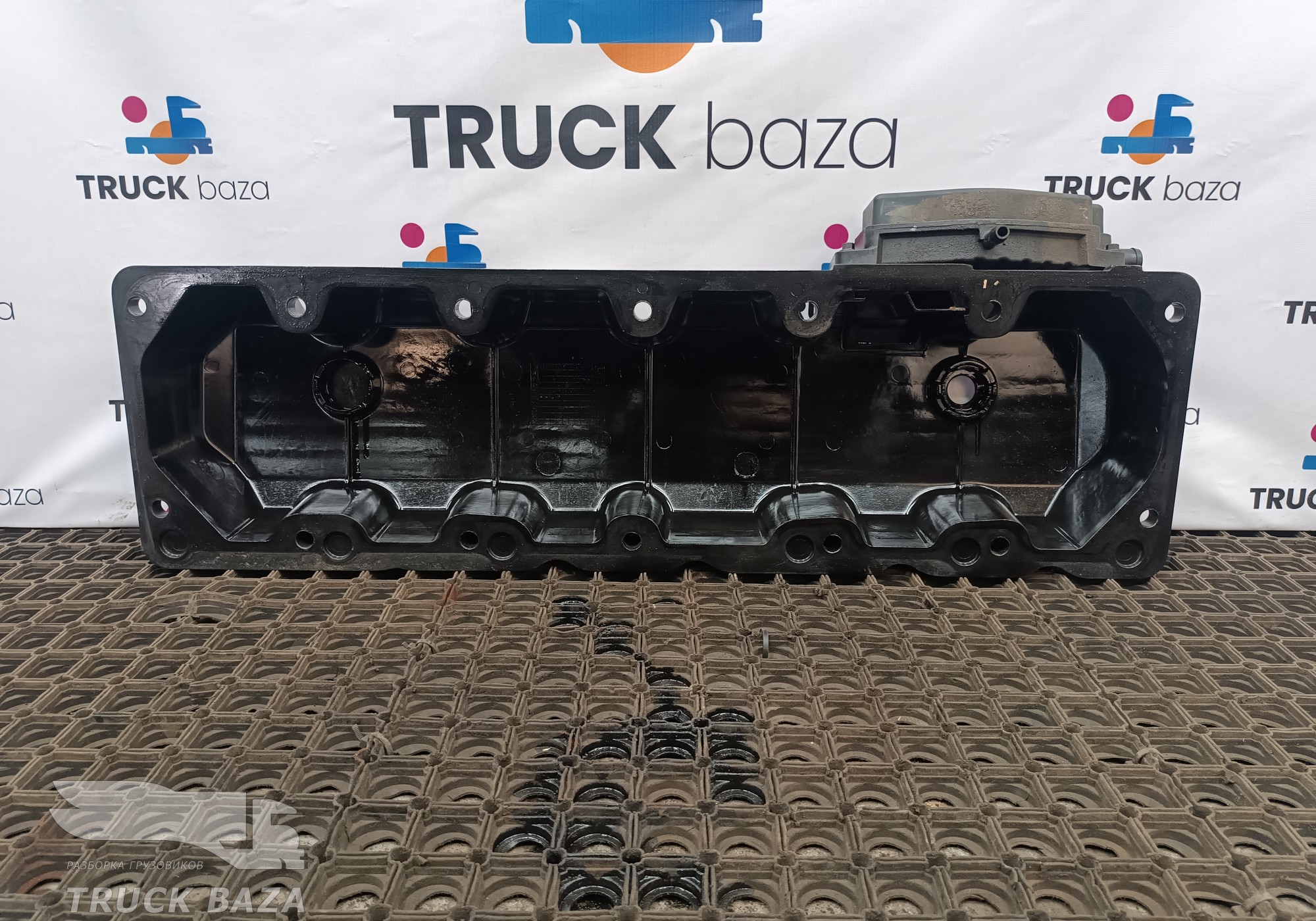 C5689760 Крышка клапанная для DongFeng GX DFH4180