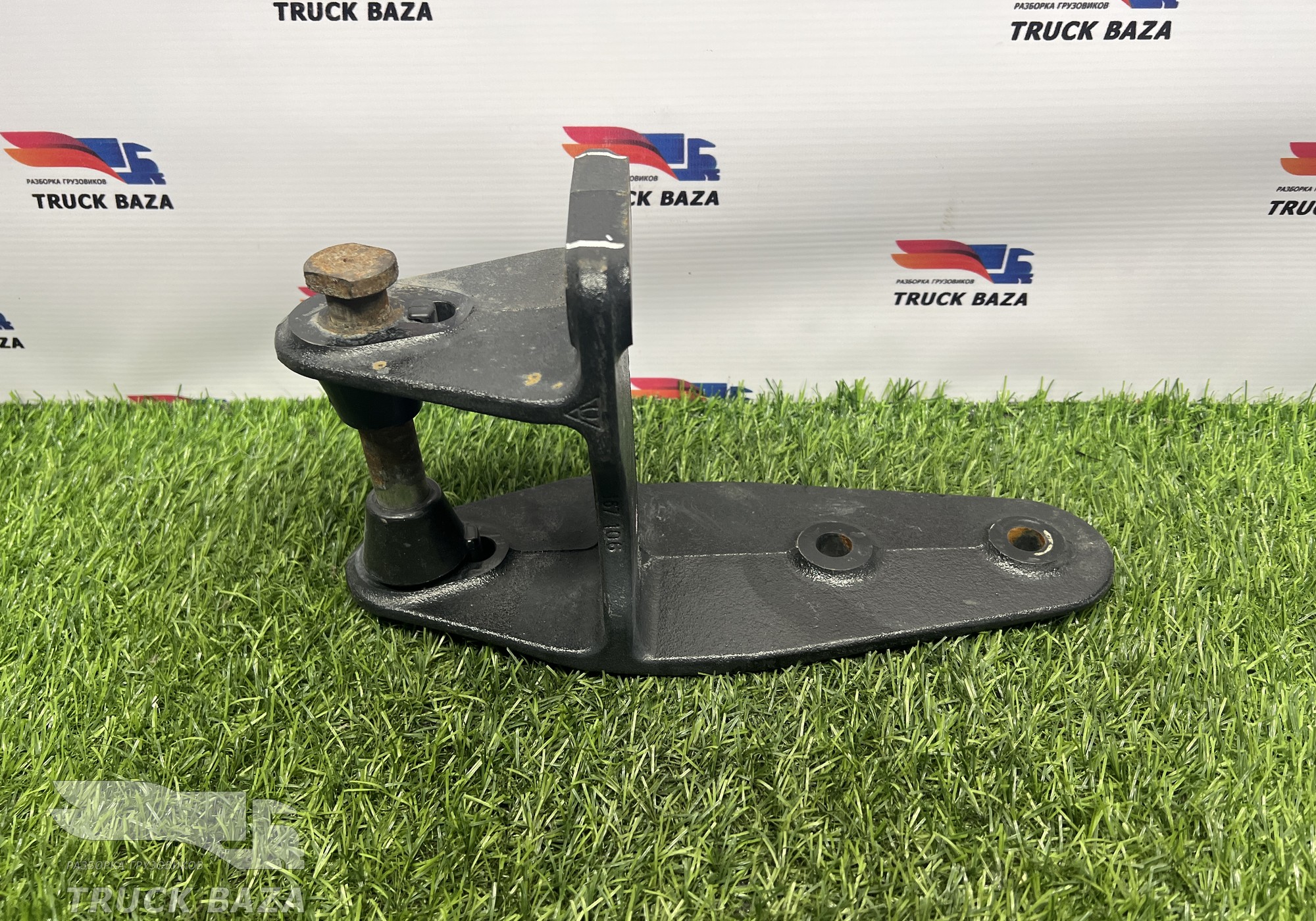 000460013915 Кронштейн кабины задний для КАМАЗ 54901