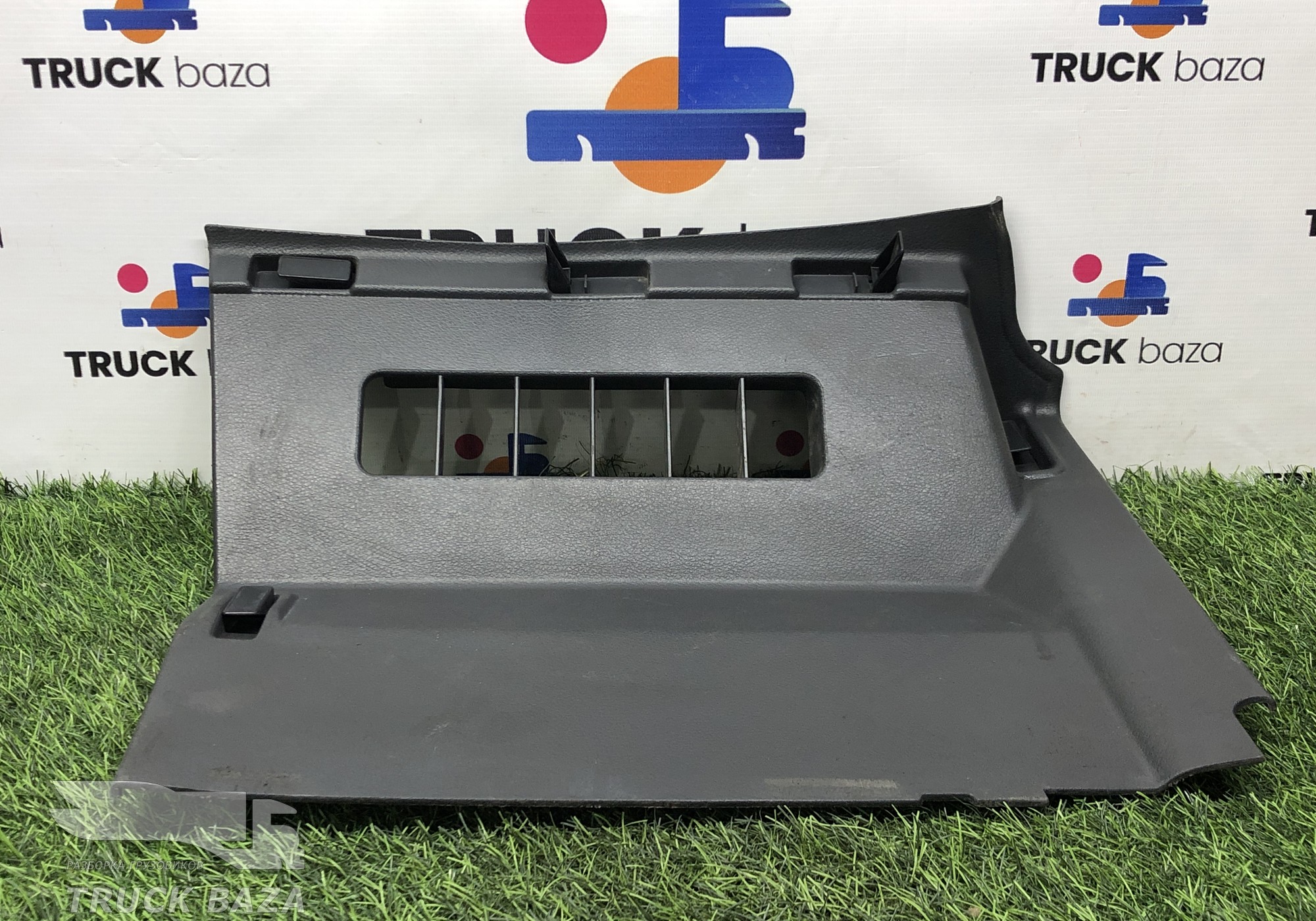 A9436800706 Накладка салона нижняя правая