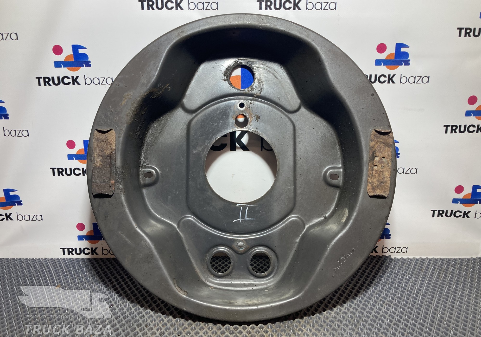 1378429 Щит тормозной