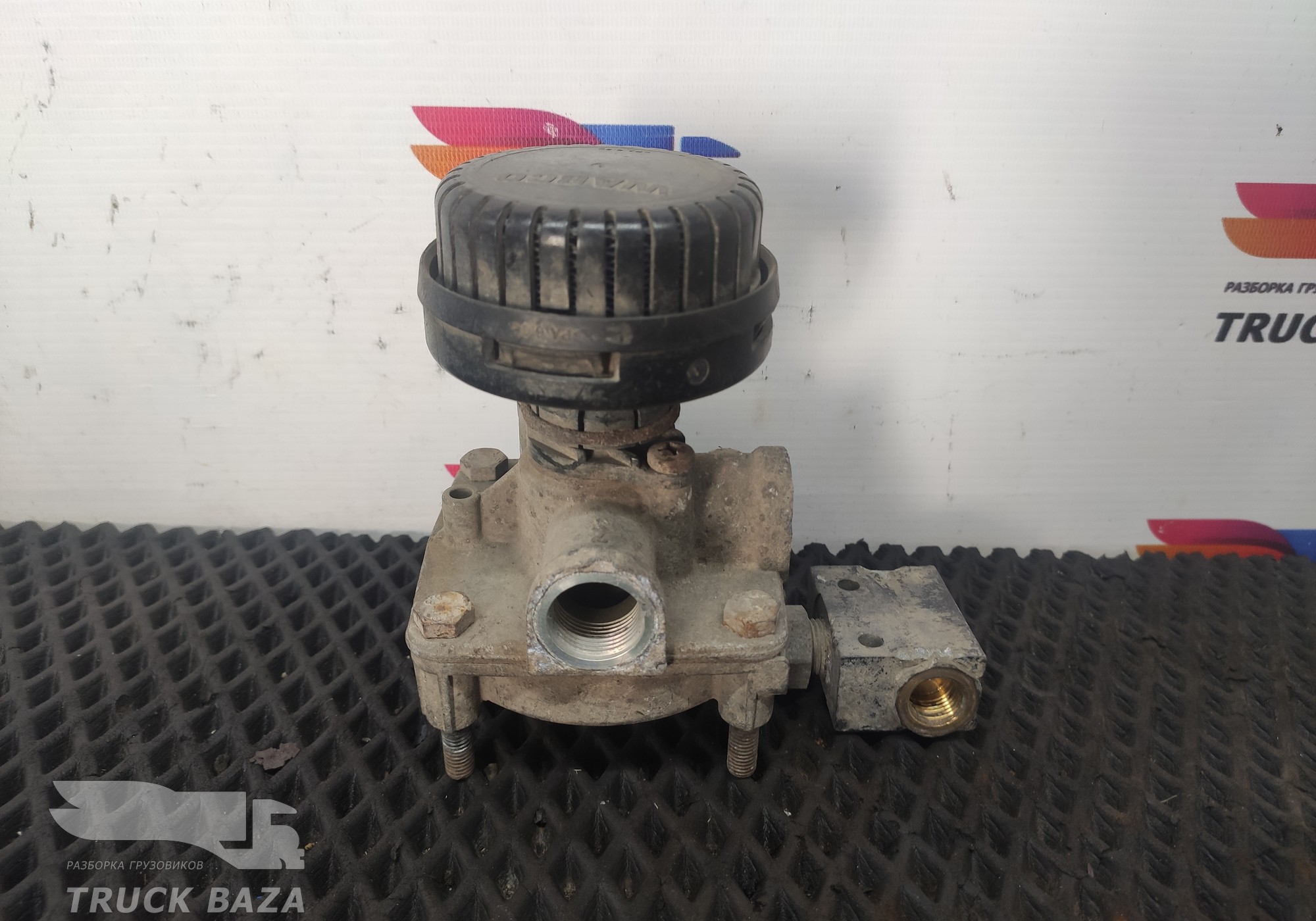 3173150 Клапан ускорительный для Volvo