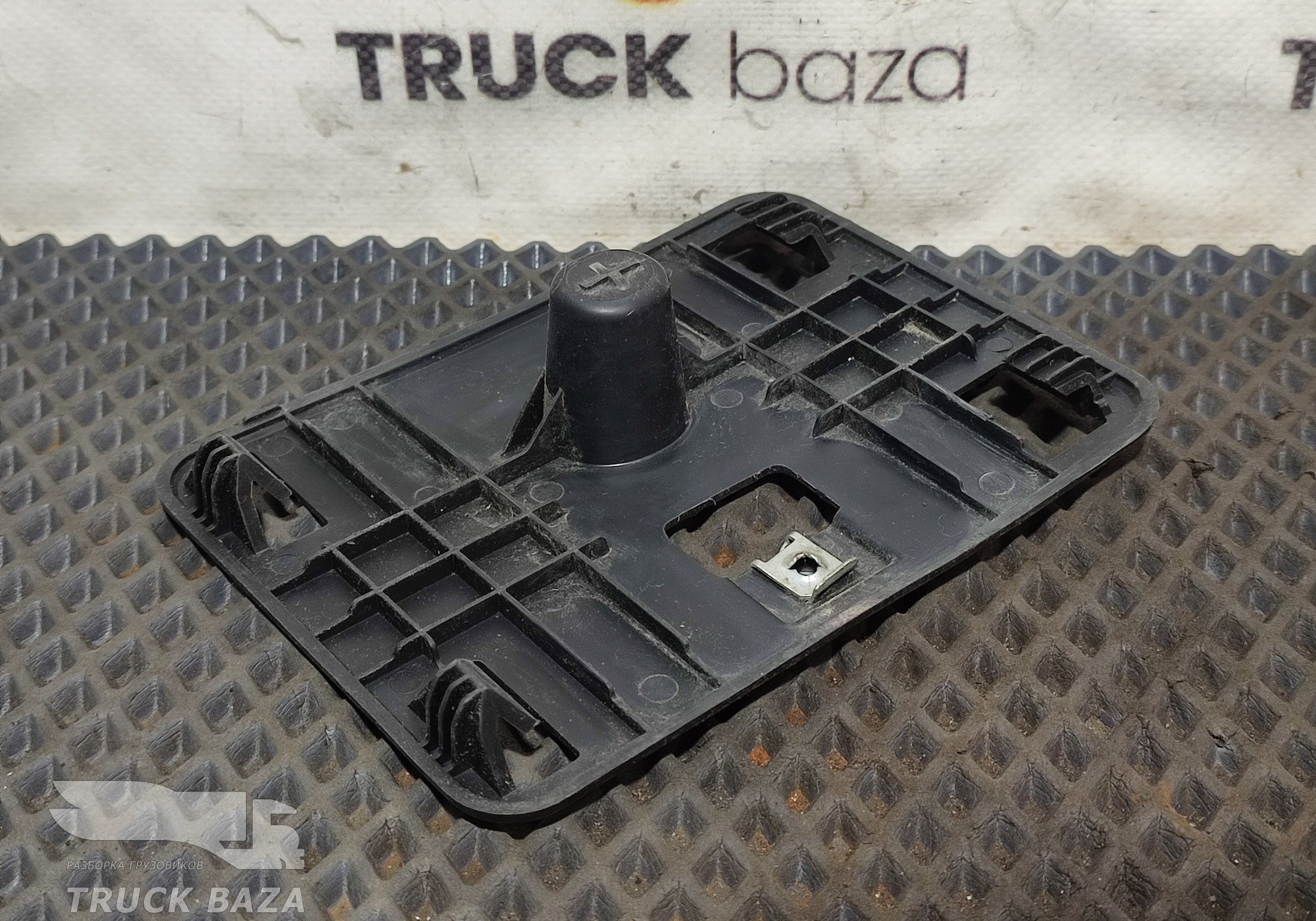 549018214027 Кронштейн крепления облицовки правый для КАМАЗ 54901