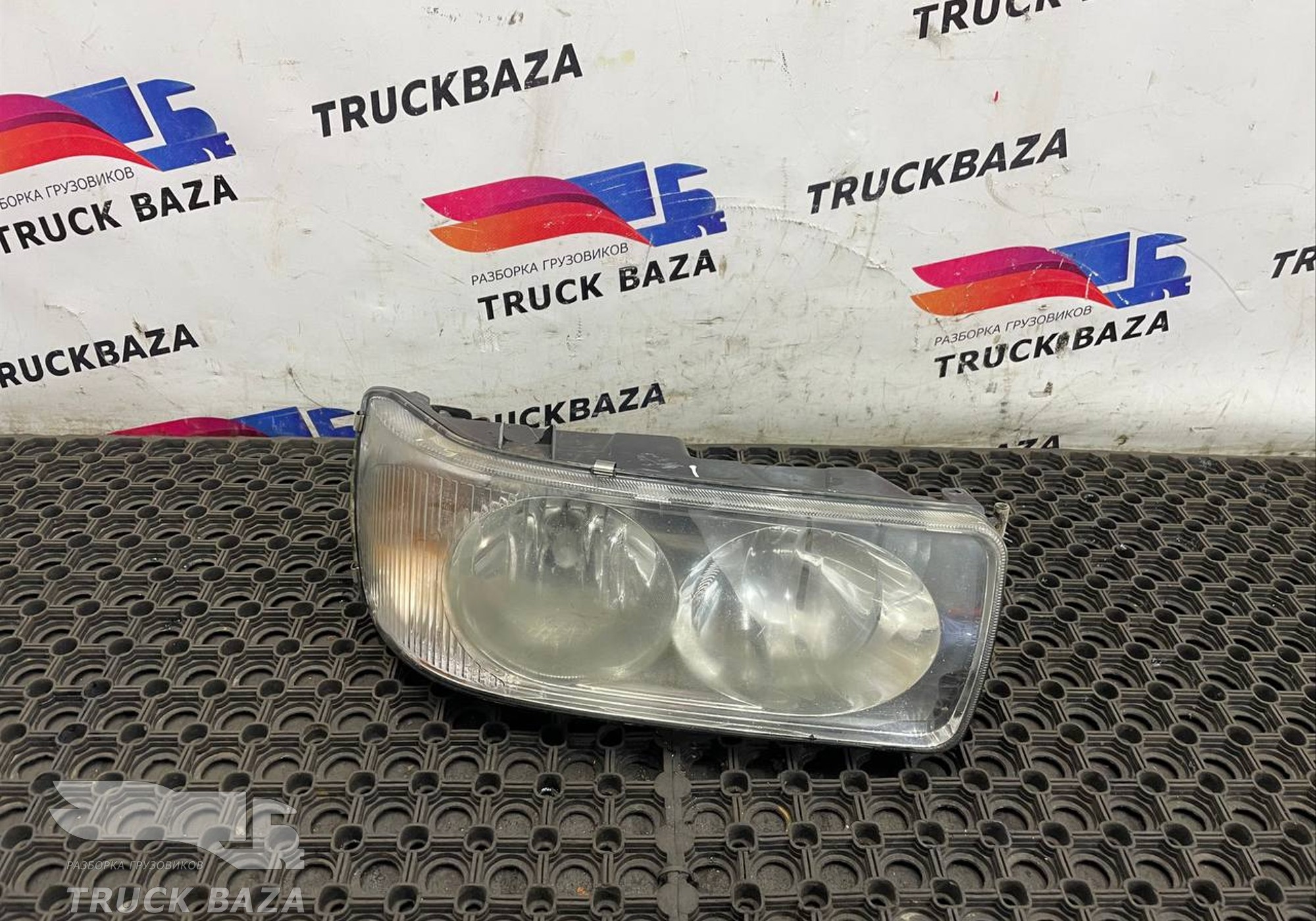 1743684 Фара передняя левая для Daf XF105 (с 2005)