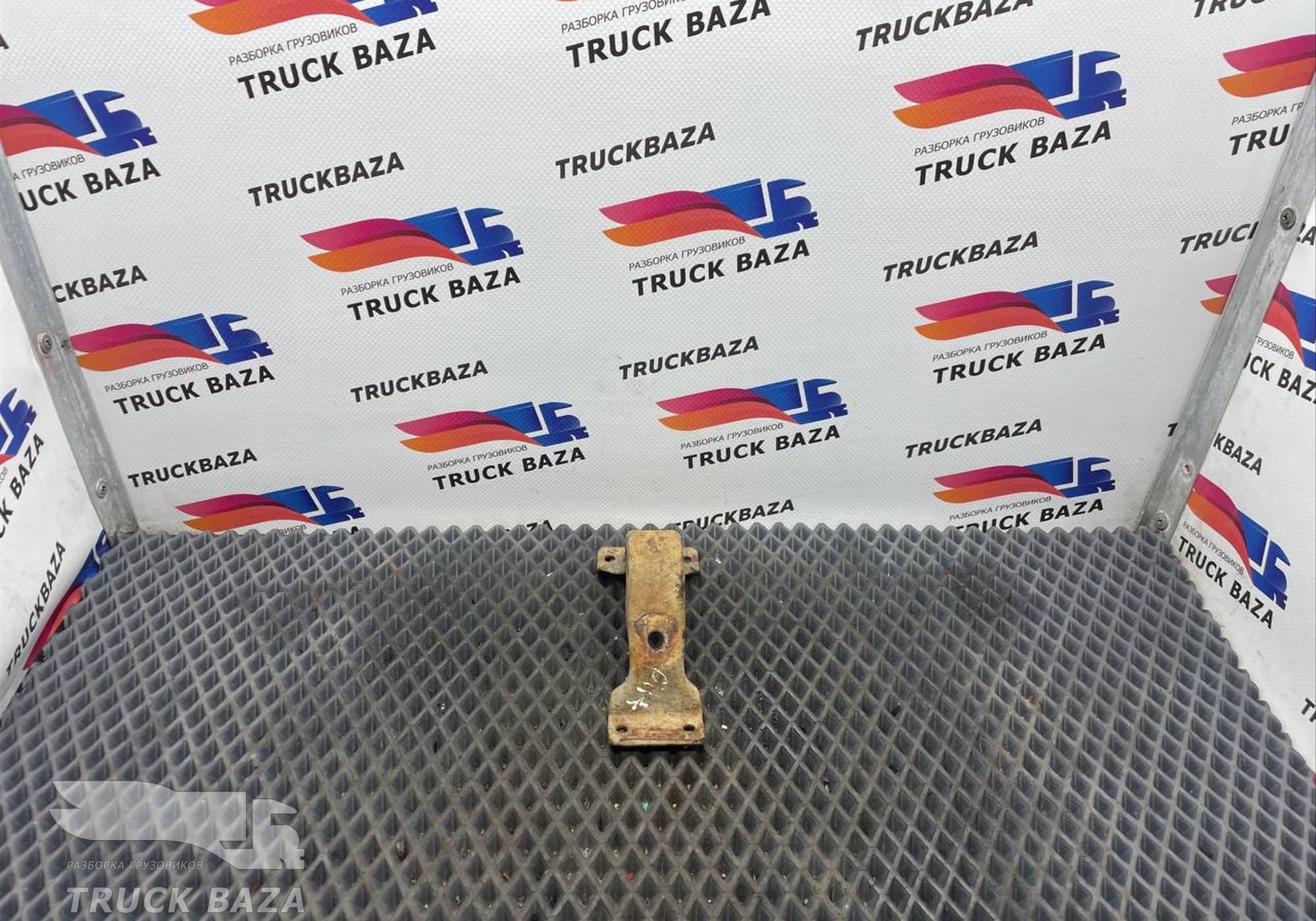 1933537 Кронштейн крепления крыла для Daf XF106 (с 2013 по 2023)