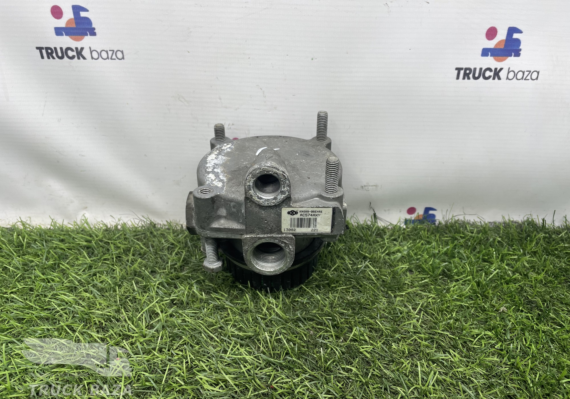 AC574AXY Клапан ускорительный