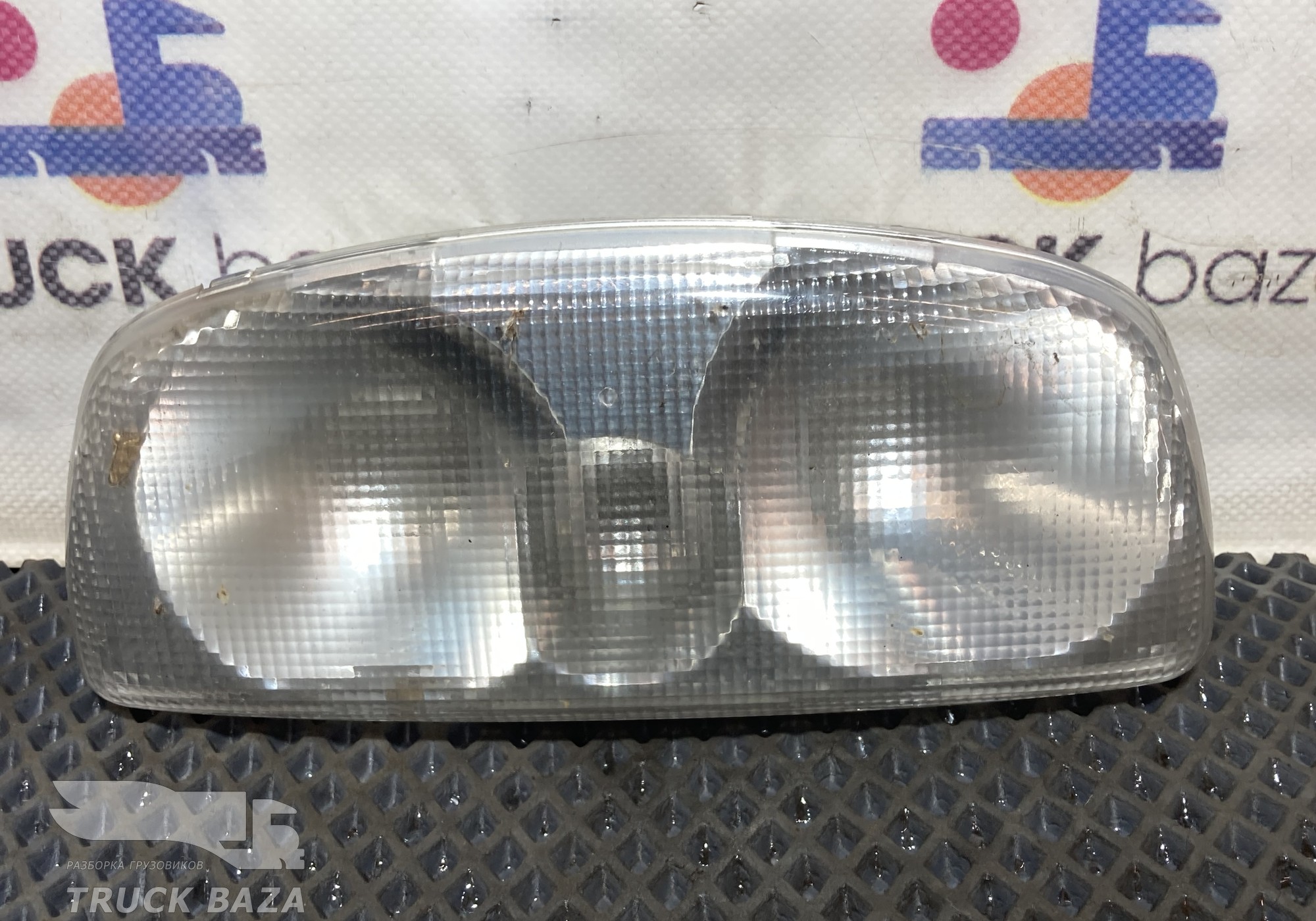 9438201201 Плафон салонный правый