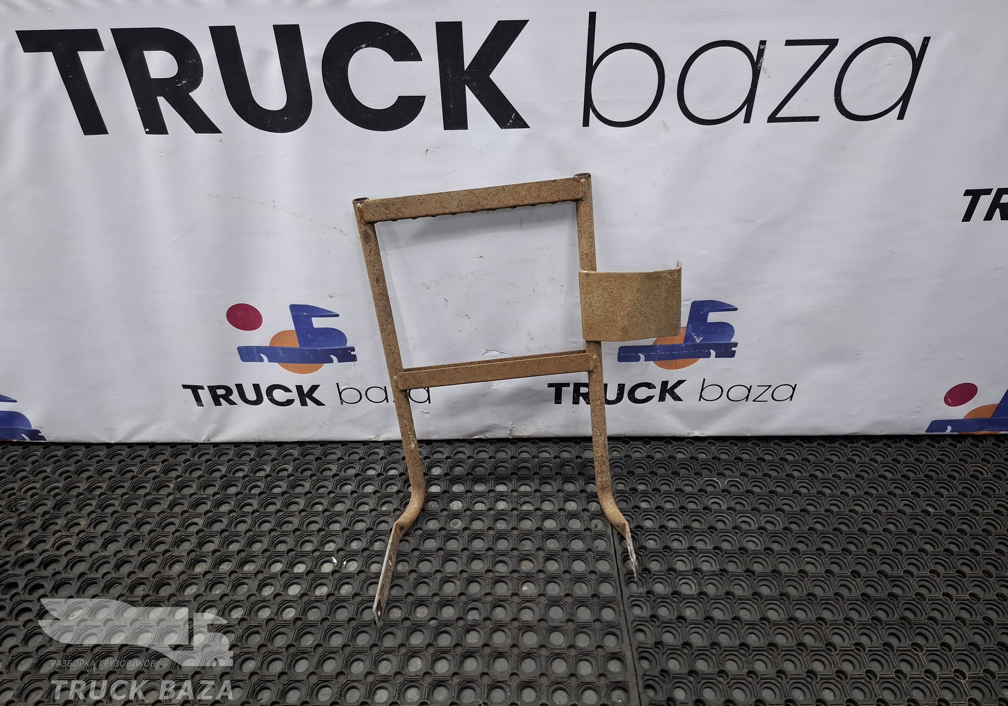 A9415204533 Подножка за кабиной для Mercedes-Benz Axor II (с 2004 по 2010)