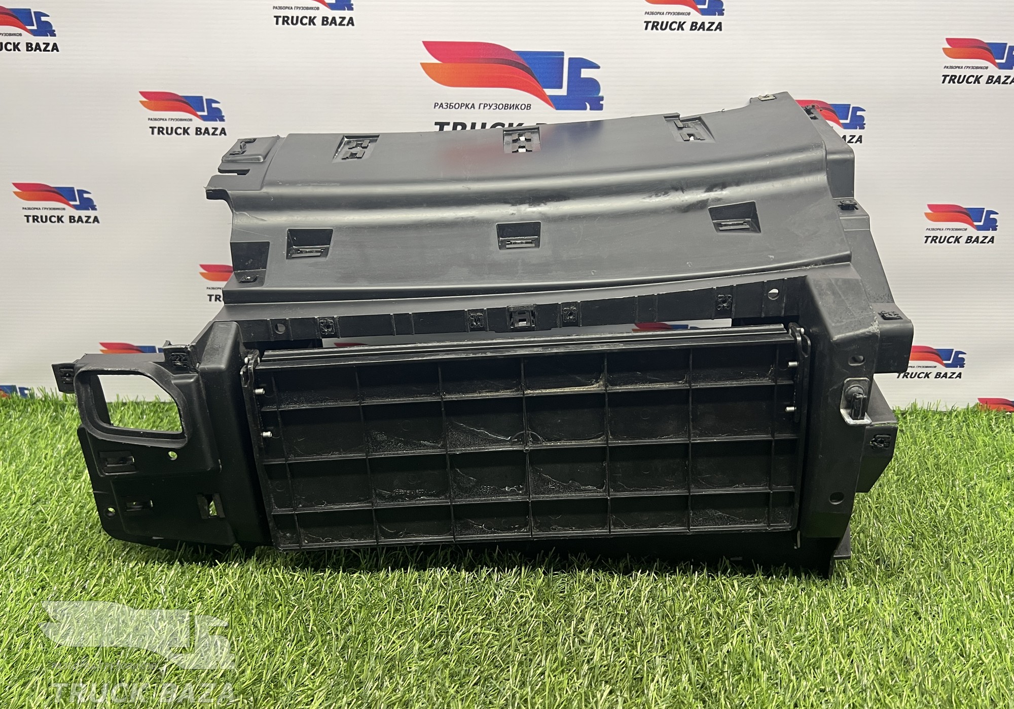 549015325043 Накладка панели приборов передняя левая для КАМАЗ 54901