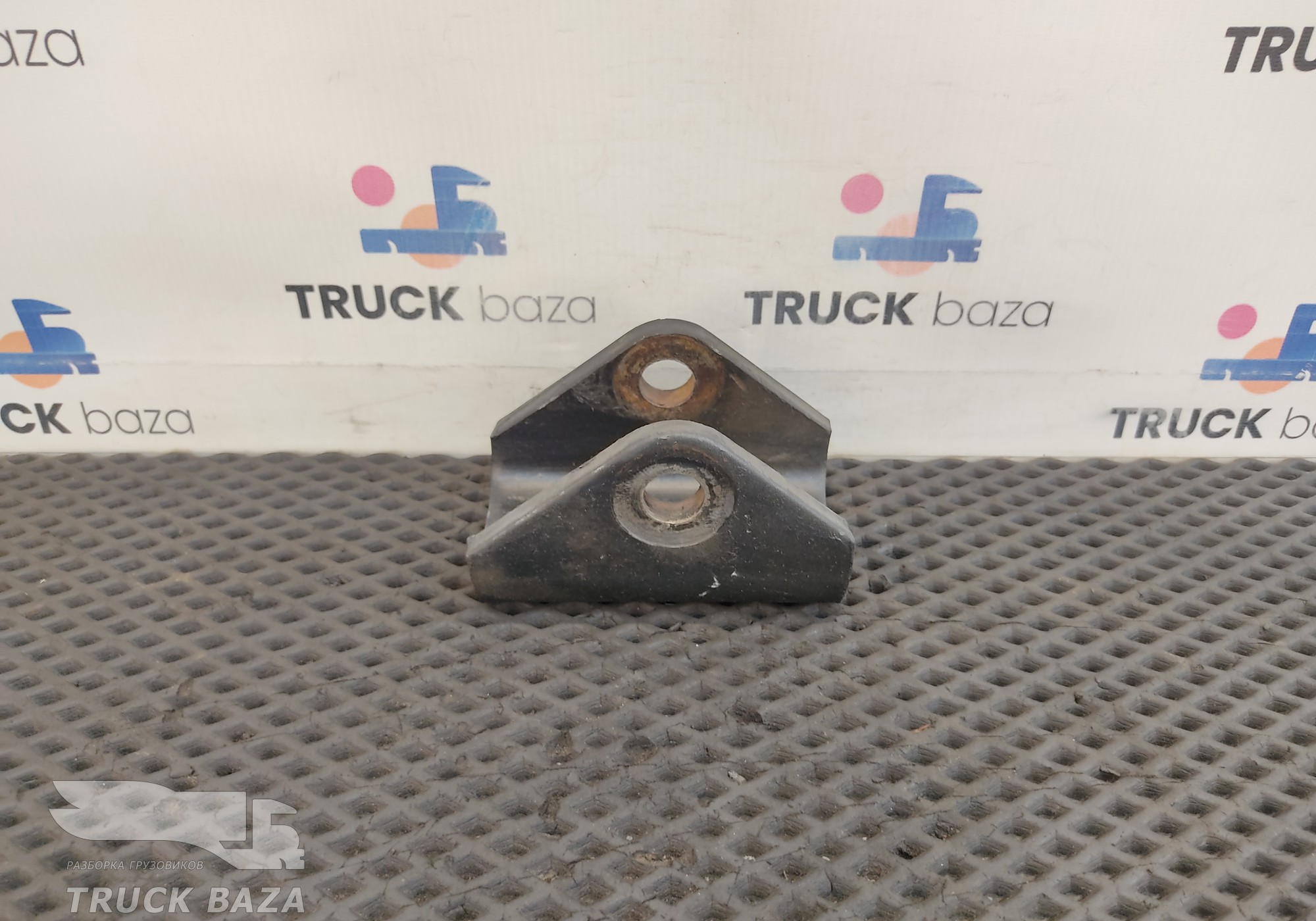 65952916090 Кронштейн стабилизатора для КАМАЗ 54901