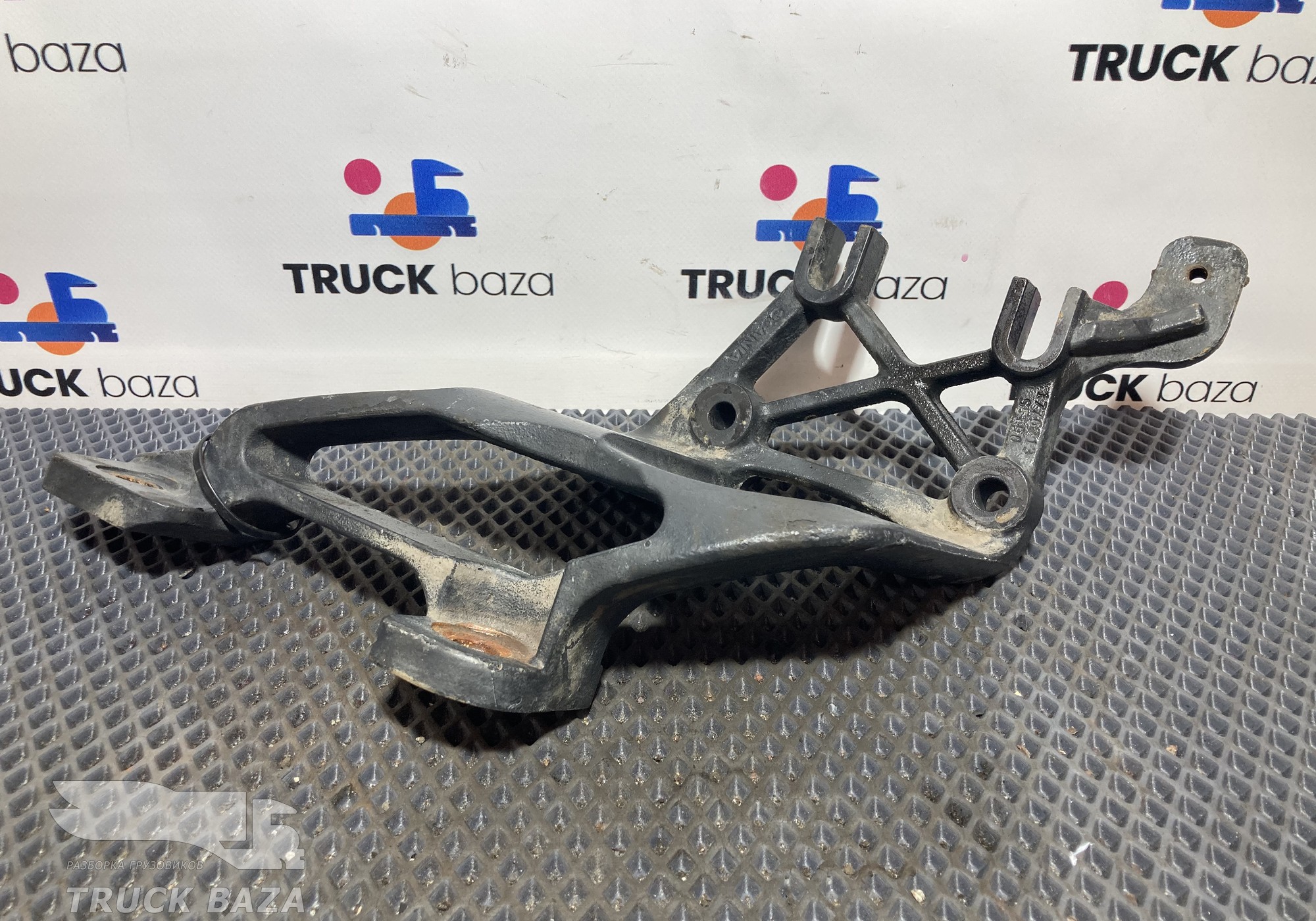 1776713 Кронштейн глушителя для Scania