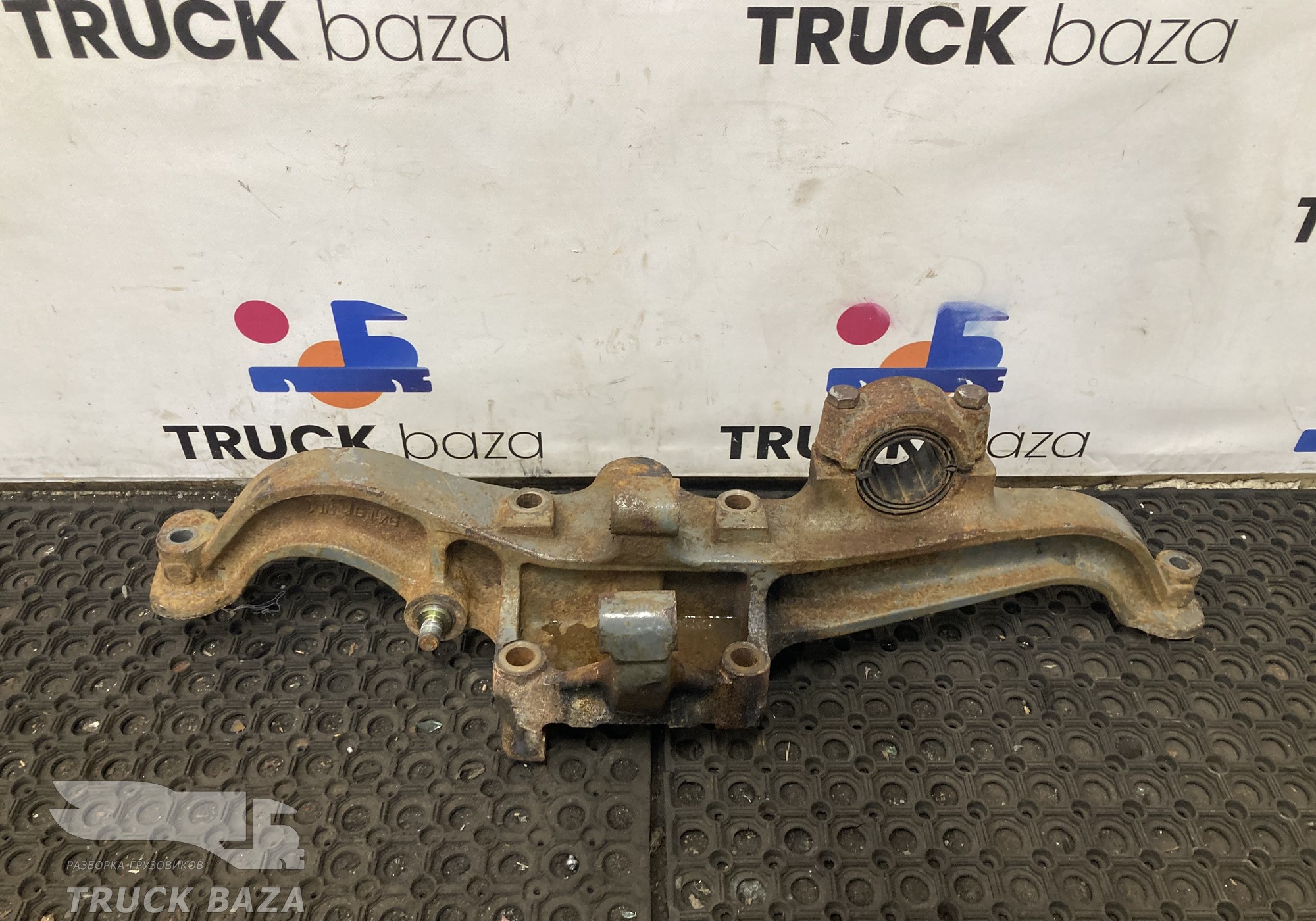 AZ9925528081 Кронштейн пневморессоры правый для Sinotruk Sitrak C7H