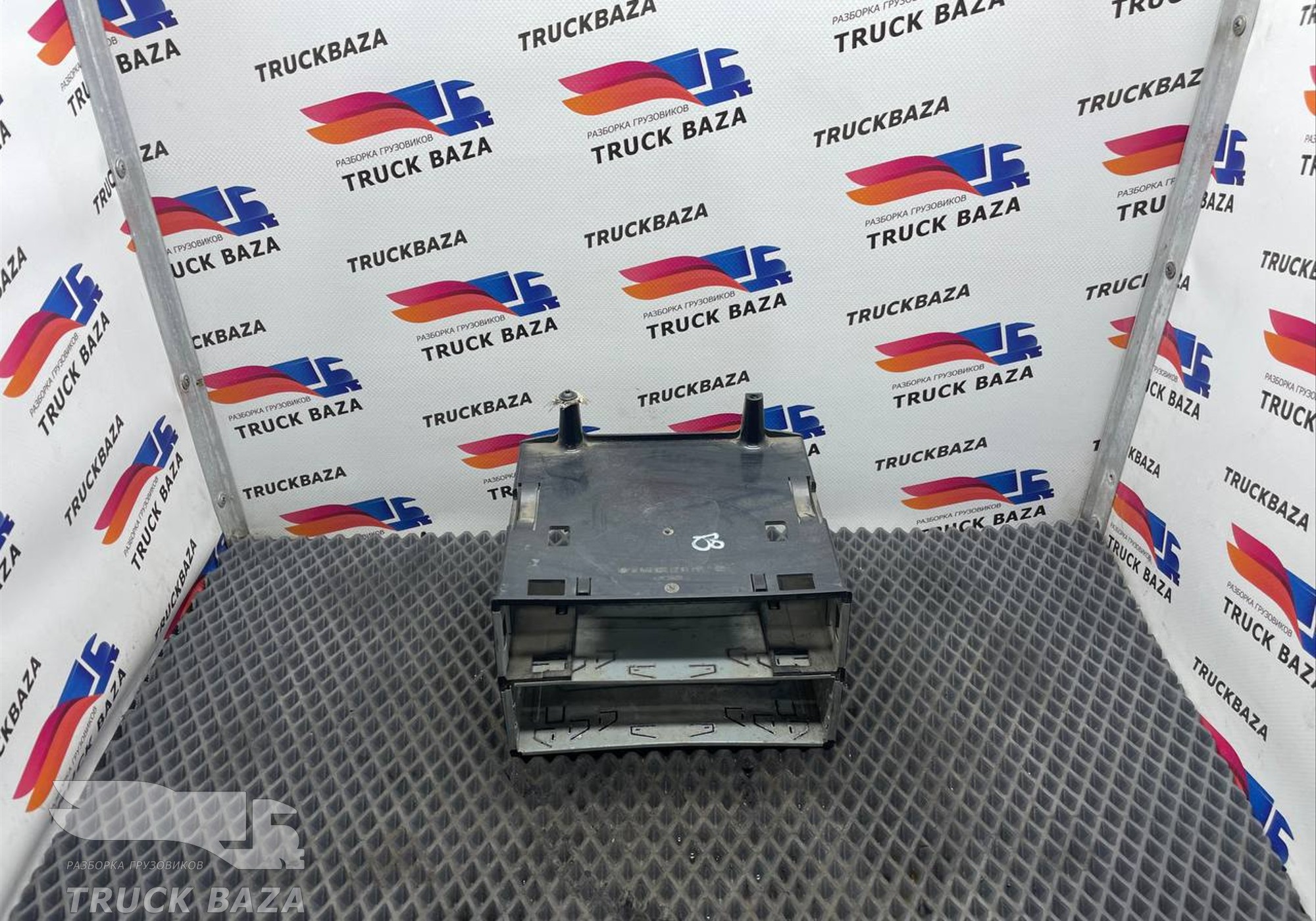 A9608201281 Кронштейн блока управления для Mercedes-Benz Actros New Actros MP4 (с 2011)