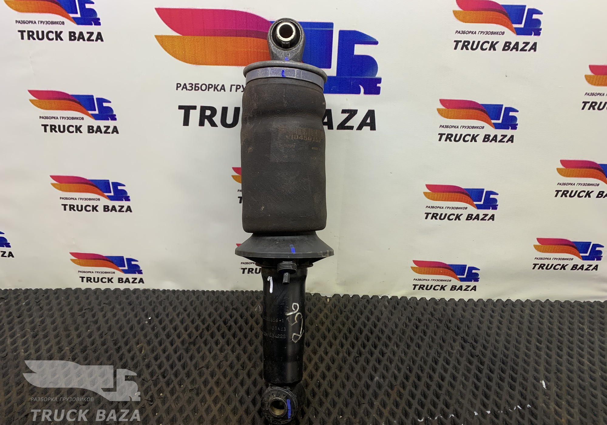 7421821030 Подушка кабины задняя для Volvo