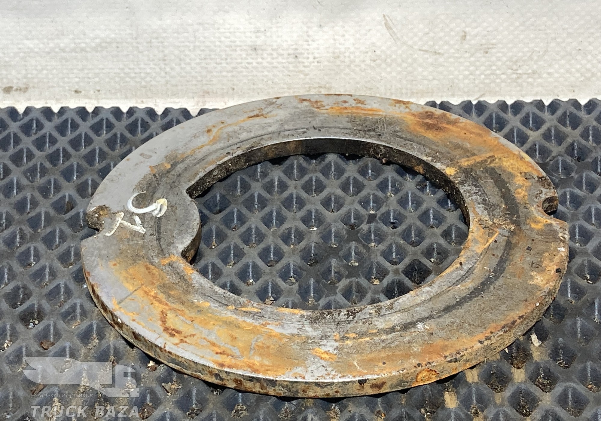 273022 Шайба ступицы задней