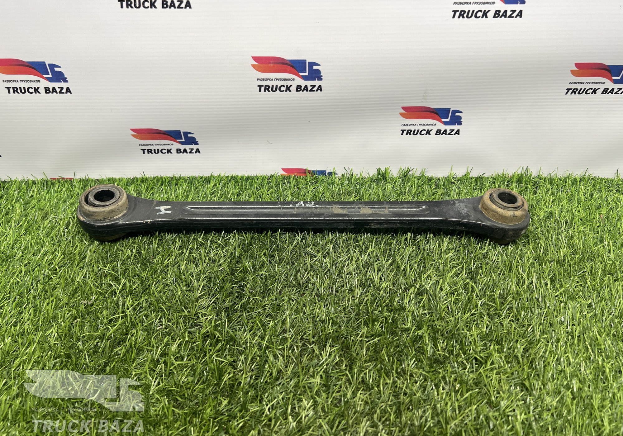 81437186822 Стойка переднего стабилизатора