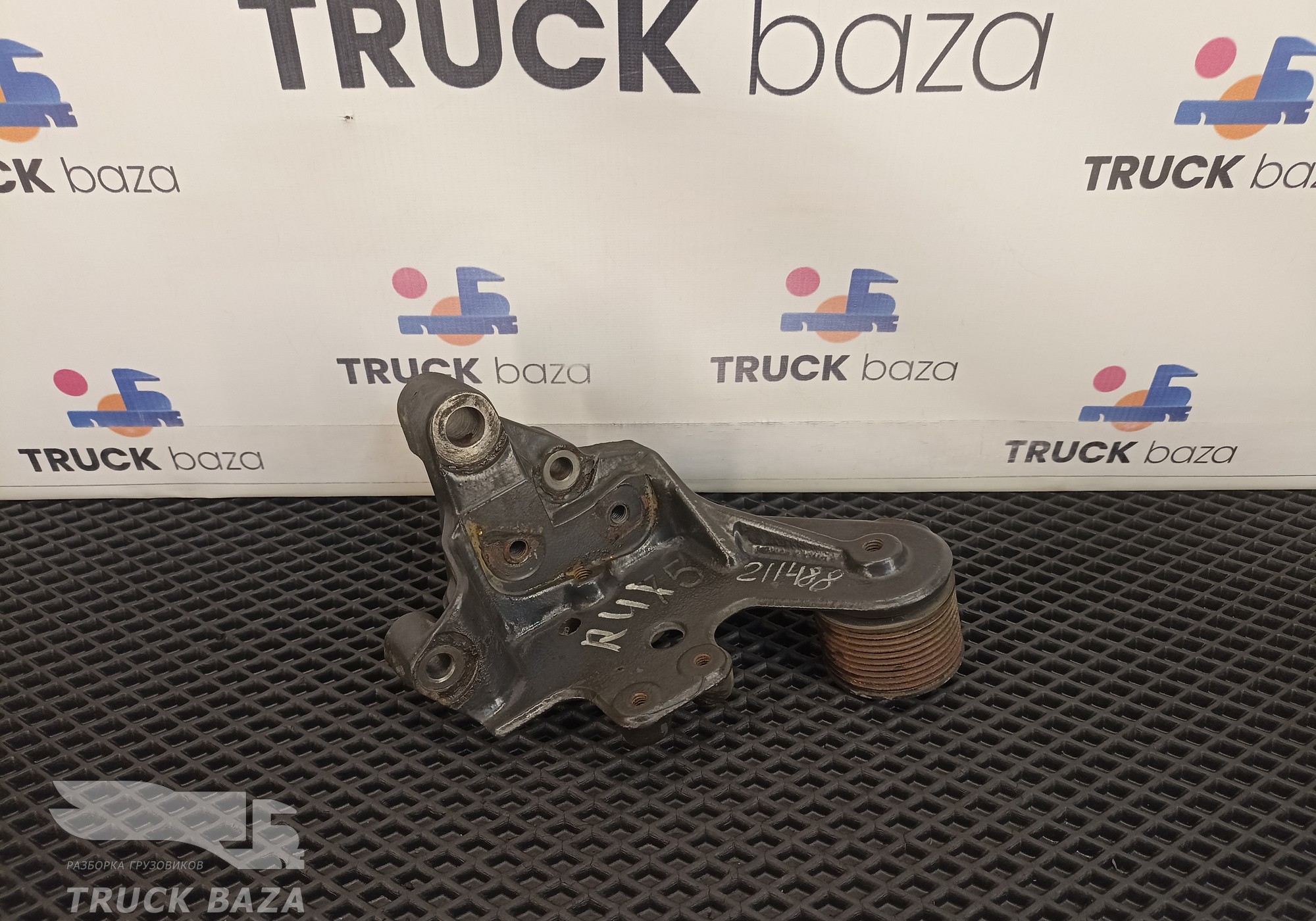 7421752075 Кронштейн ролика натяжителя для Renault T