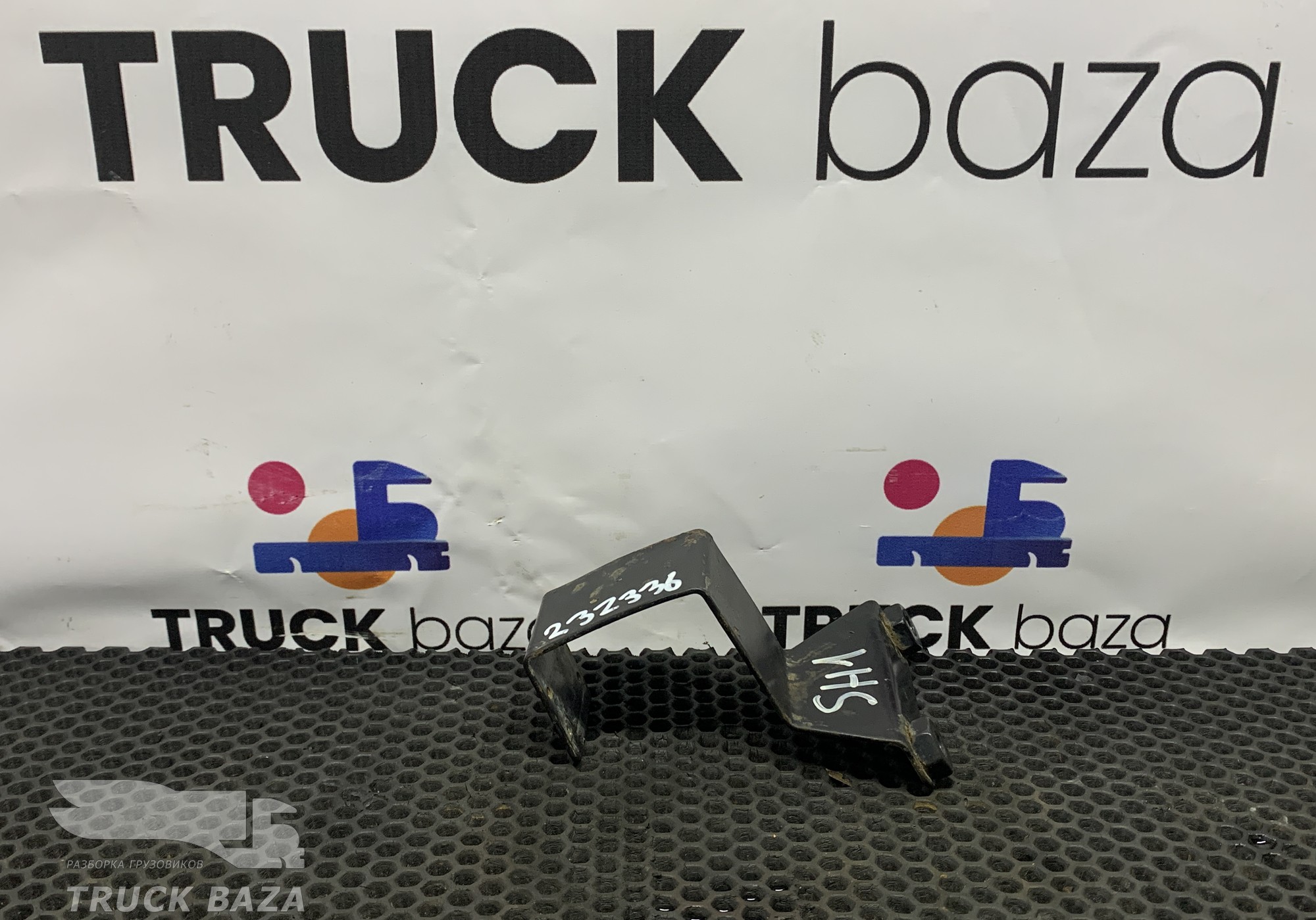 SZ914000724 Кронштейн крана отопителя для Shacman F3000 (с 2009)