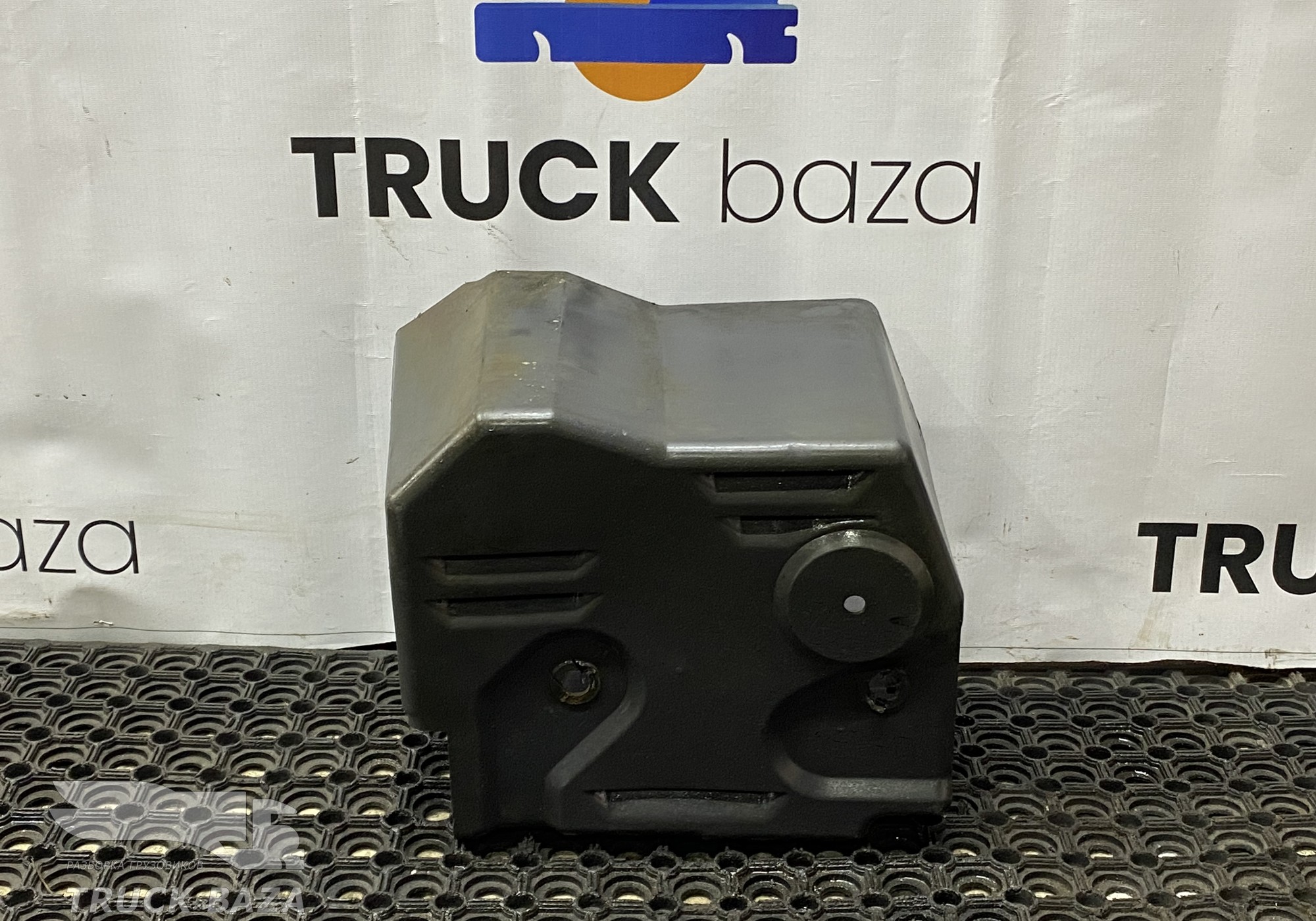 1724871 Крышка отсека клапанов