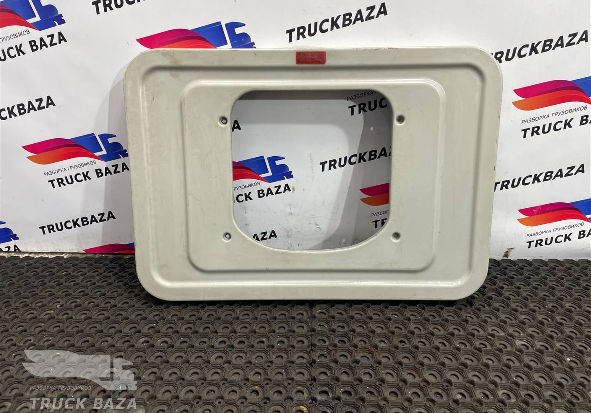 20379768 Рамка люка для Volvo FH 4 (с 2012)