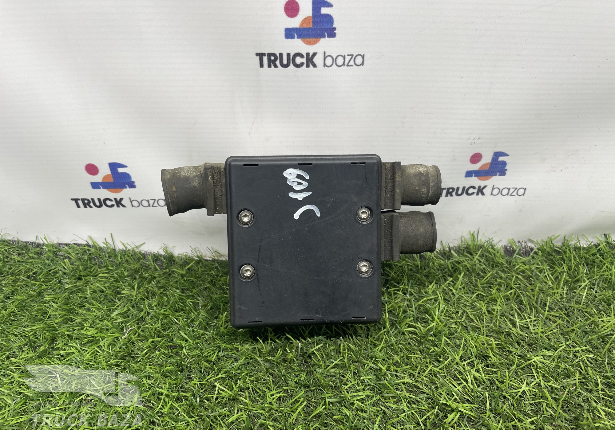 1784561 Коробка распределительная