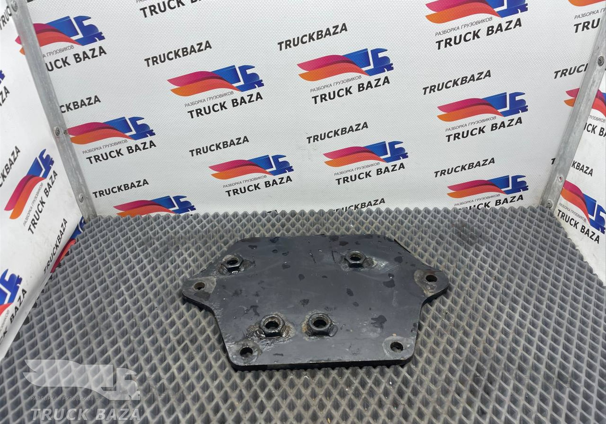 549018404184 Кронштейн крепления траверсы правый для КАМАЗ 54901