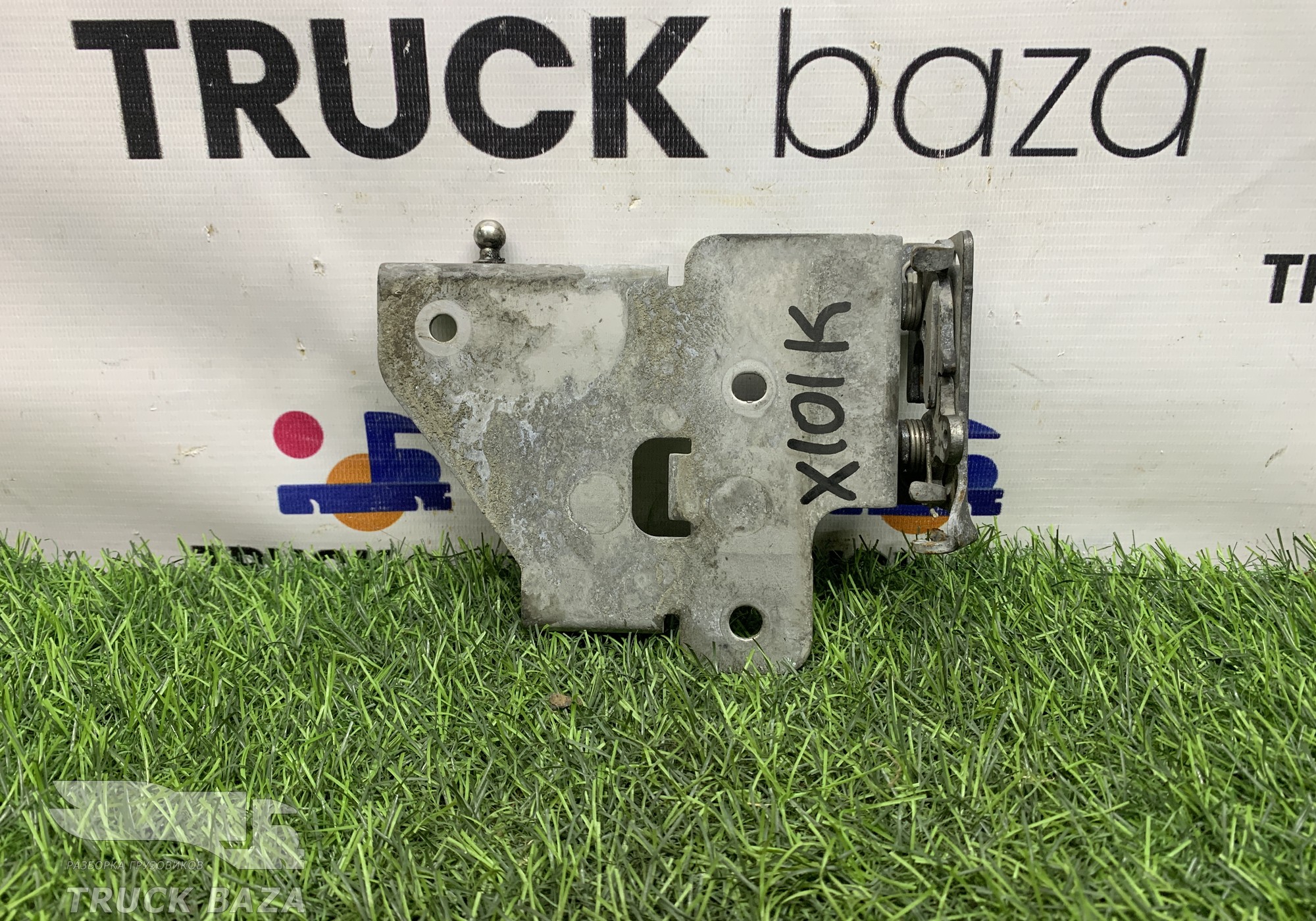 1835772 Замок капота правый для Daf XF106 (с 2012)