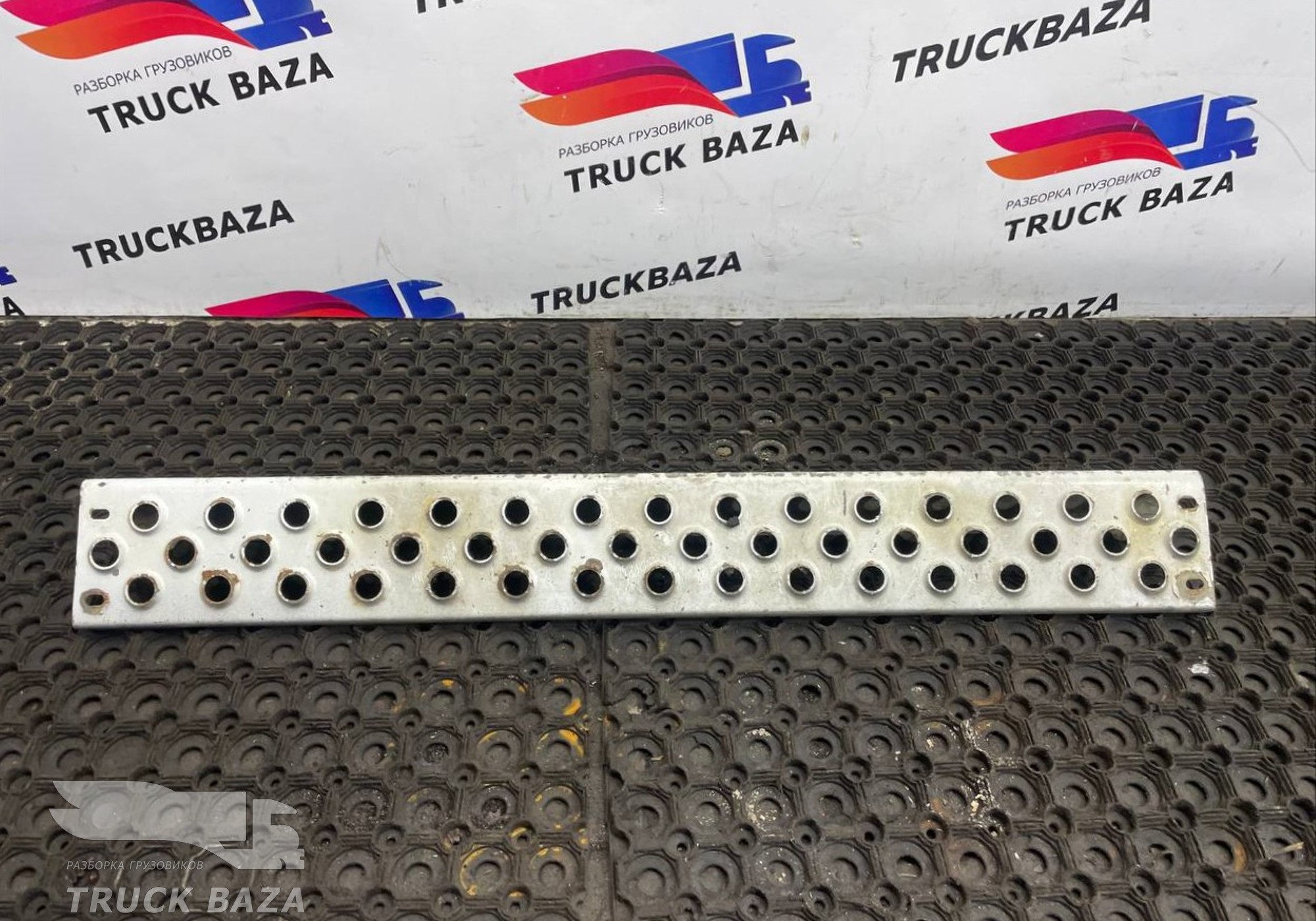 9438830001 Ступенька в бампер для Mercedes-Benz